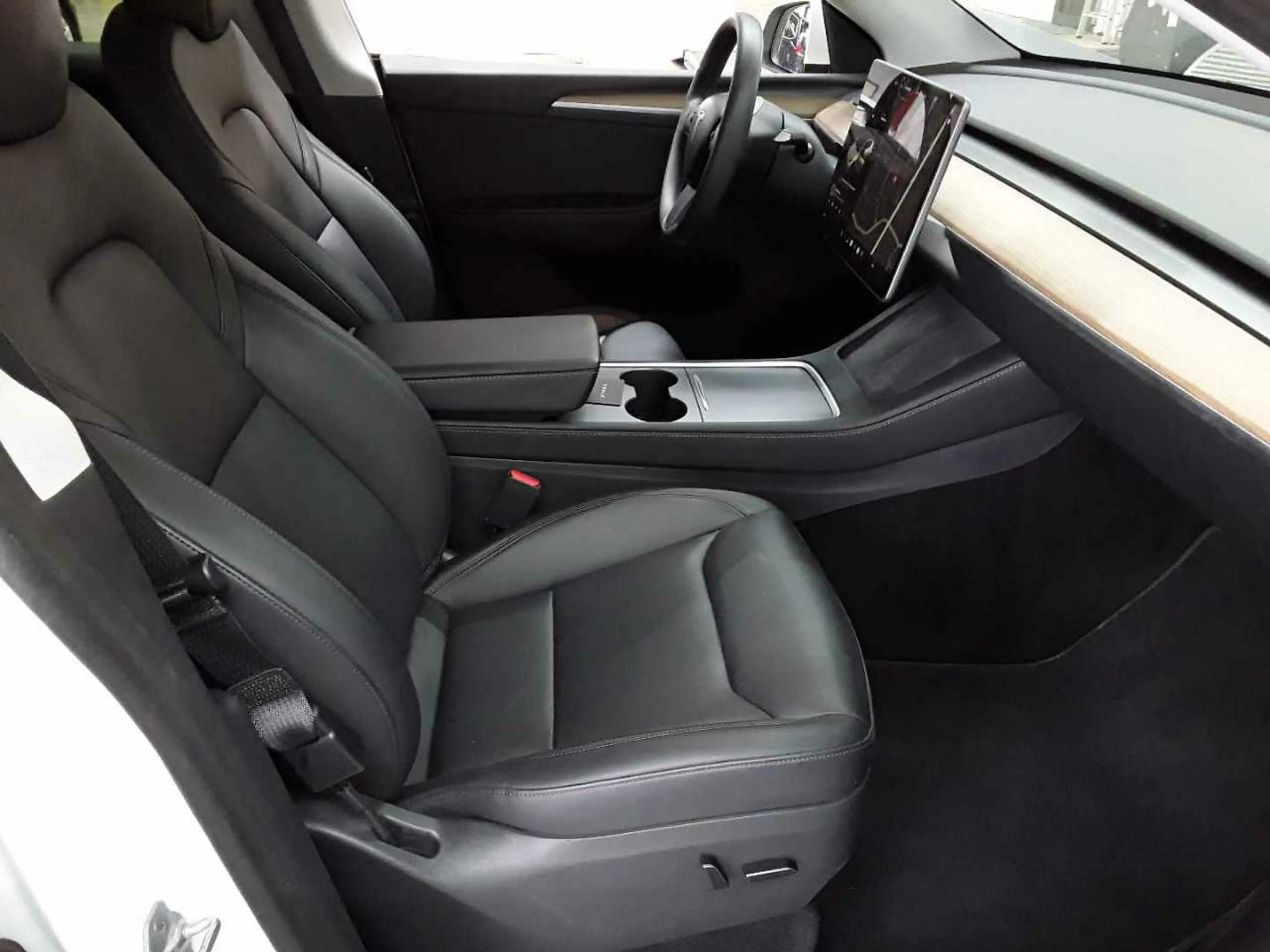 Tesla Model Y Model Y Long Range AWD enh. Autopilot — photo 8