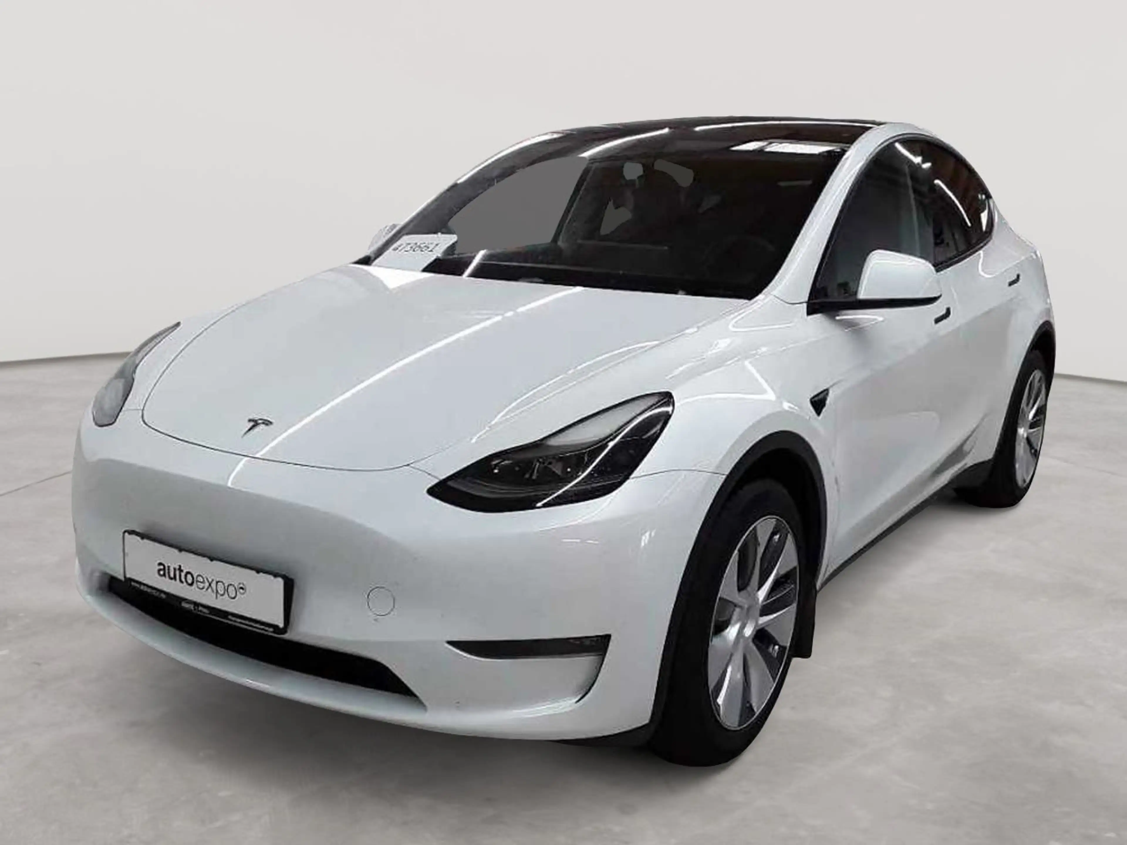 Tesla Model Y Model Y Long Range AWD enh. Autopilot — photo 2