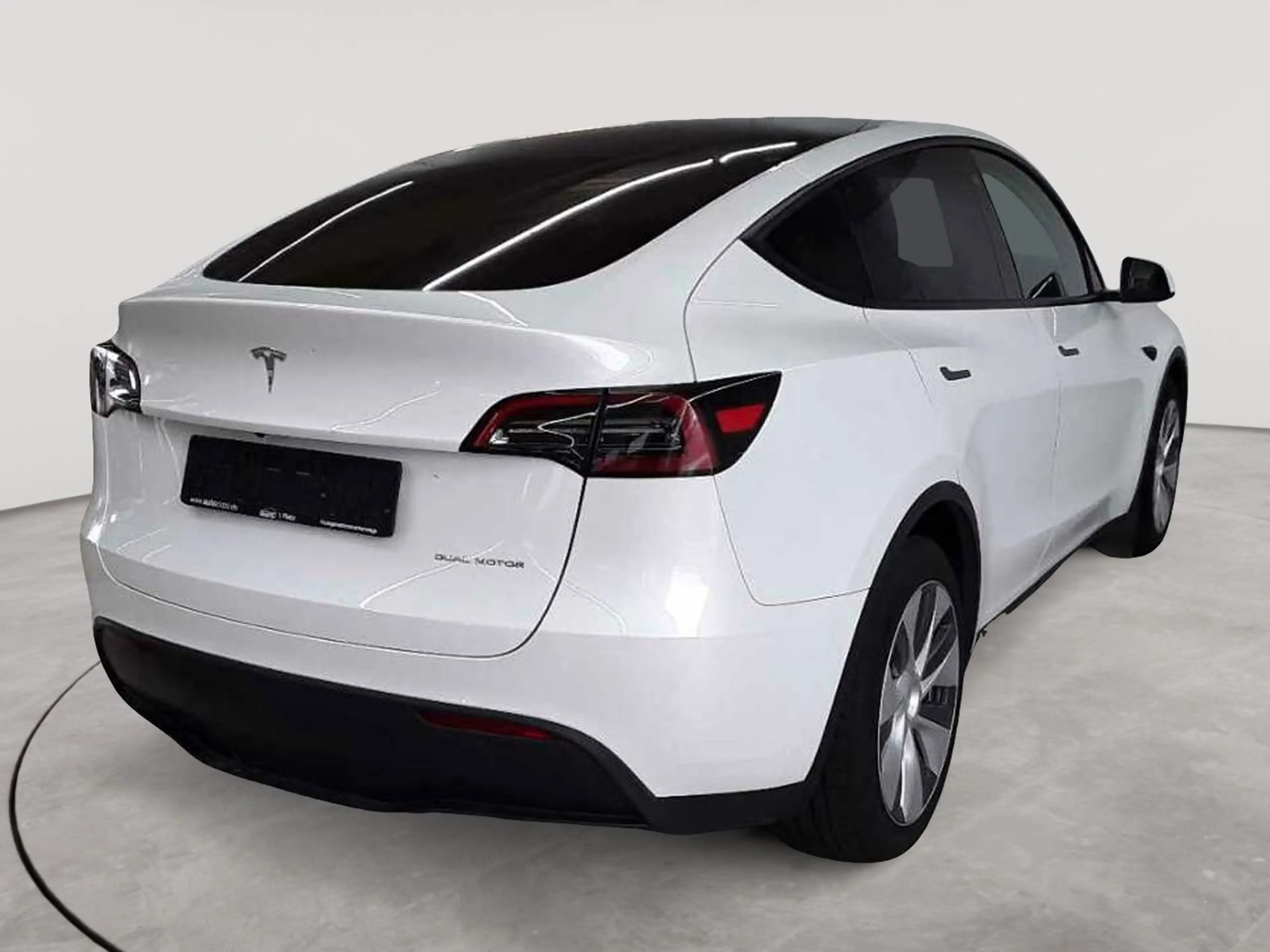 Tesla Model Y Model Y Long Range AWD enh. Autopilot — photo 4