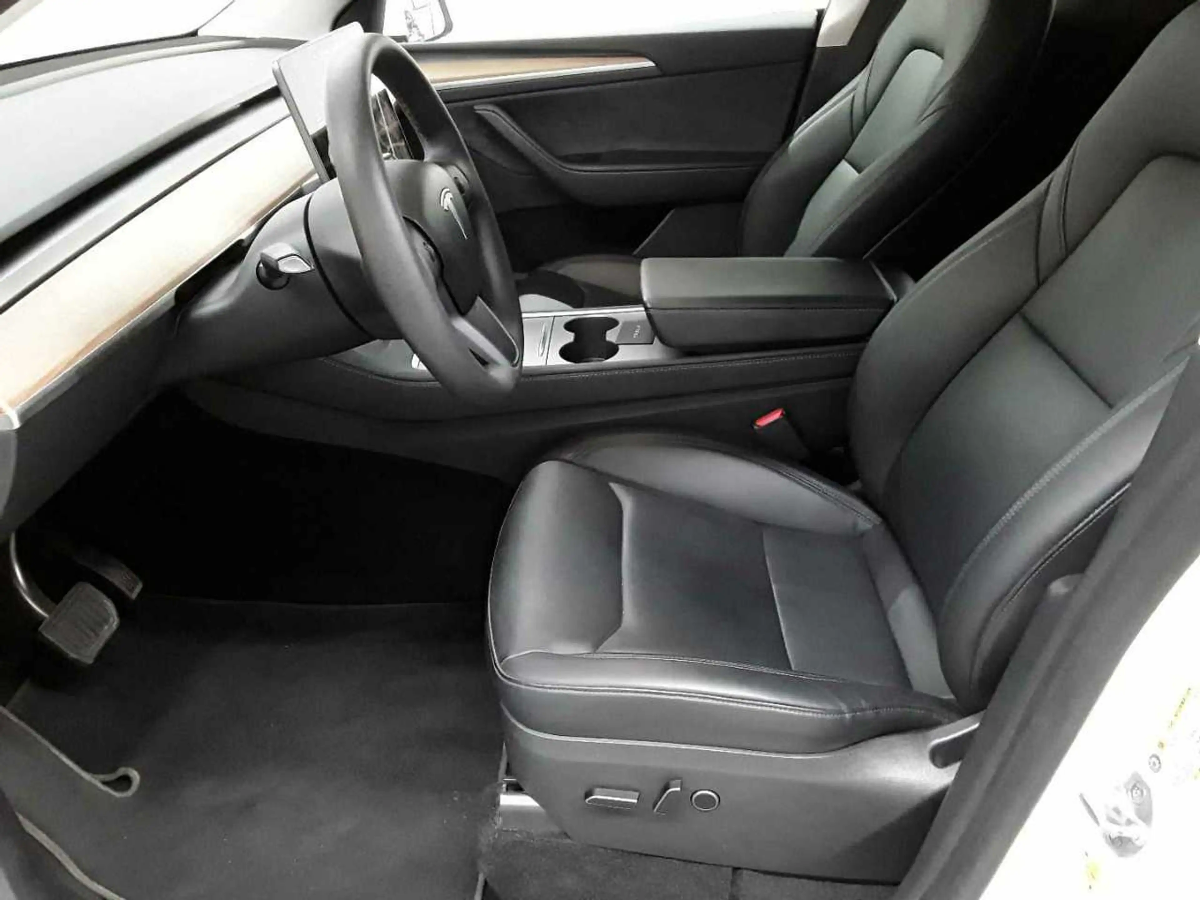 Tesla Model Y Model Y Long Range AWD enh. Autopilot — photo 7