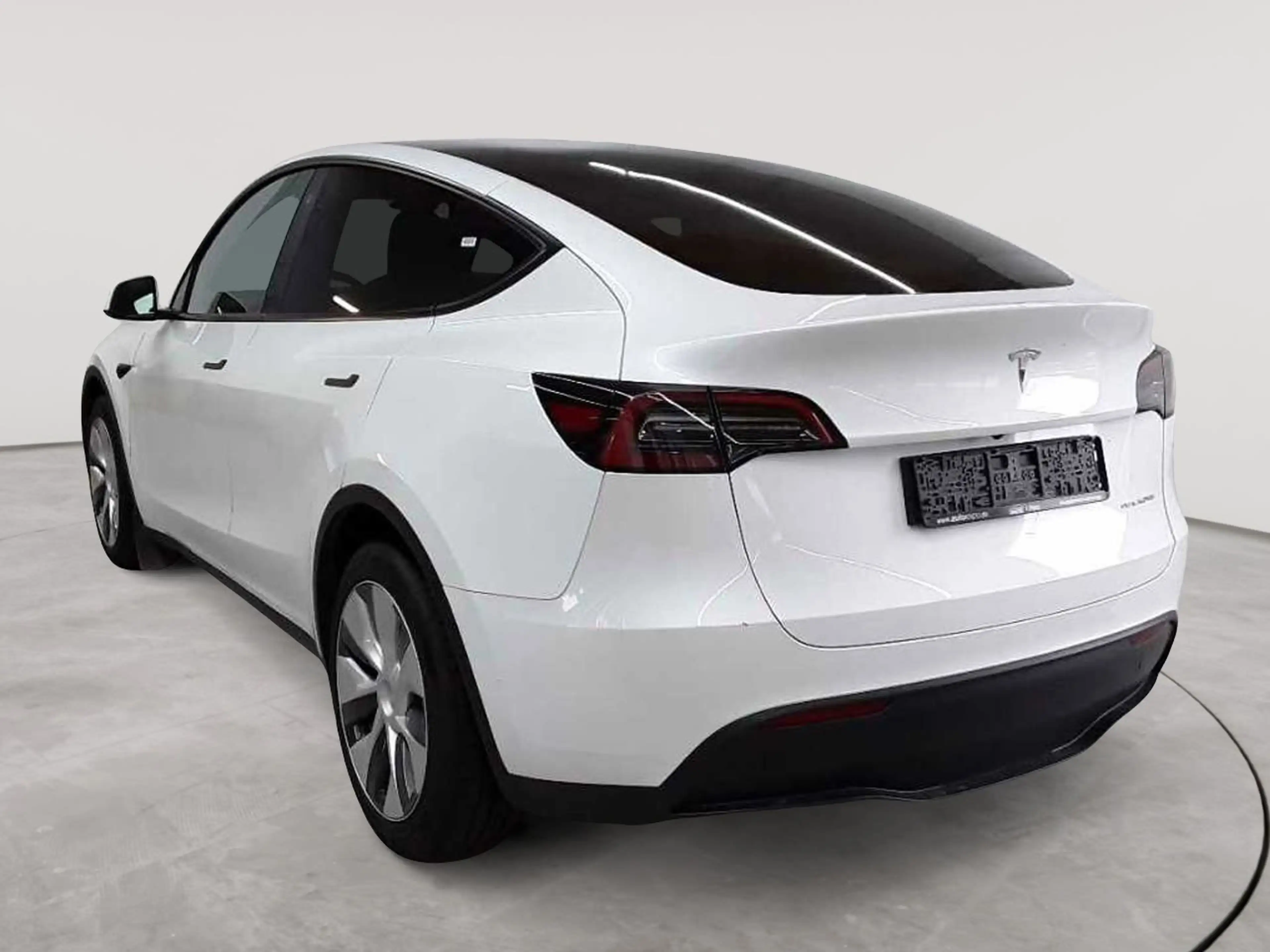 Tesla Model Y Model Y Long Range AWD enh. Autopilot — photo 5