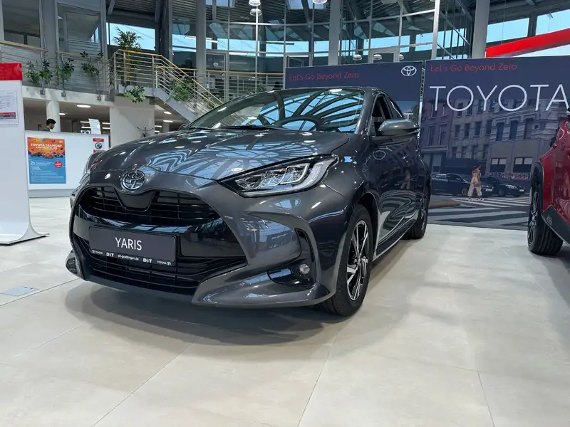 TOYOTA Yaris