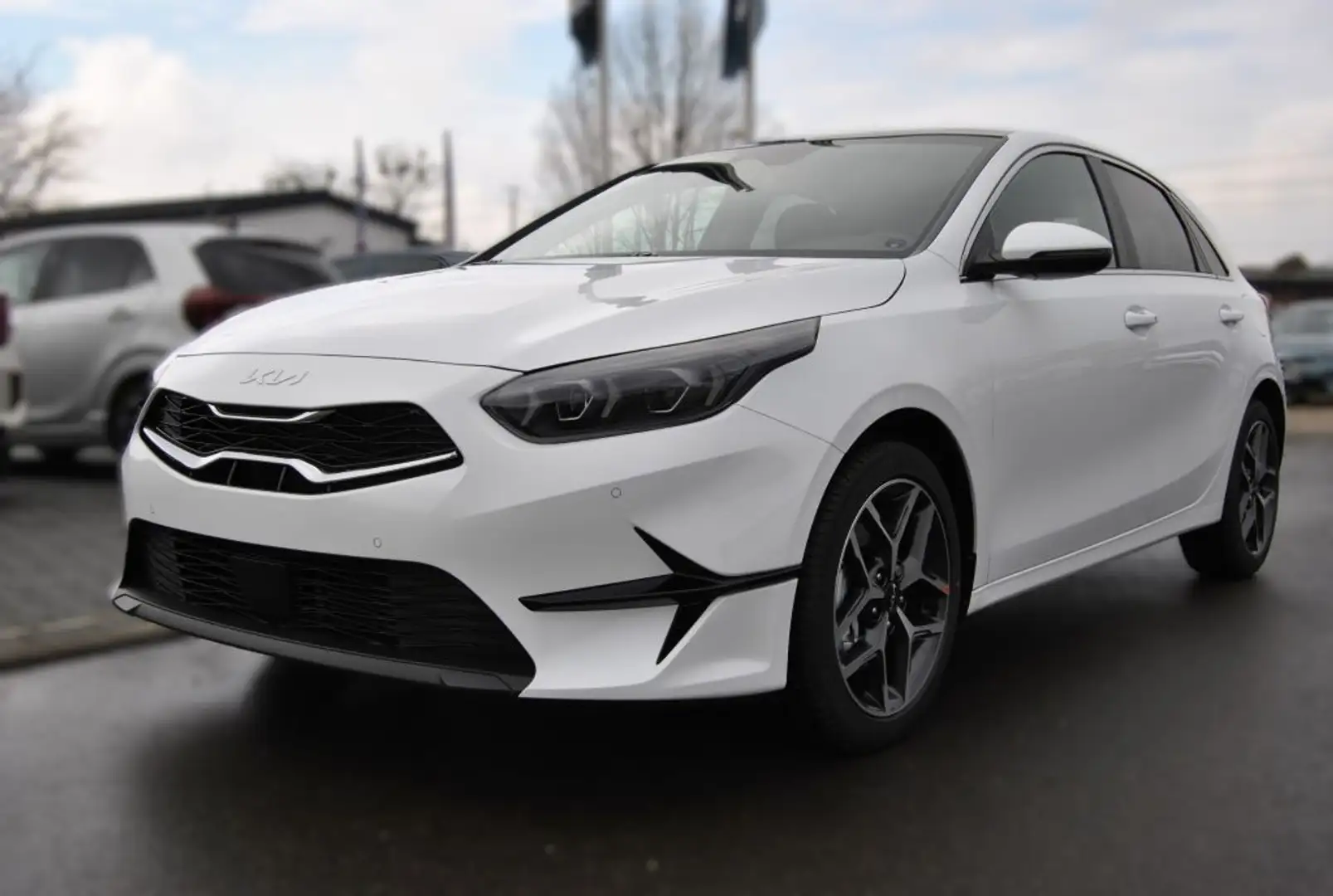 Kia Ceed / cee'd 1.5 T-GDI DCT7 Platinum UVP 39.679 EUR Weiß - 1