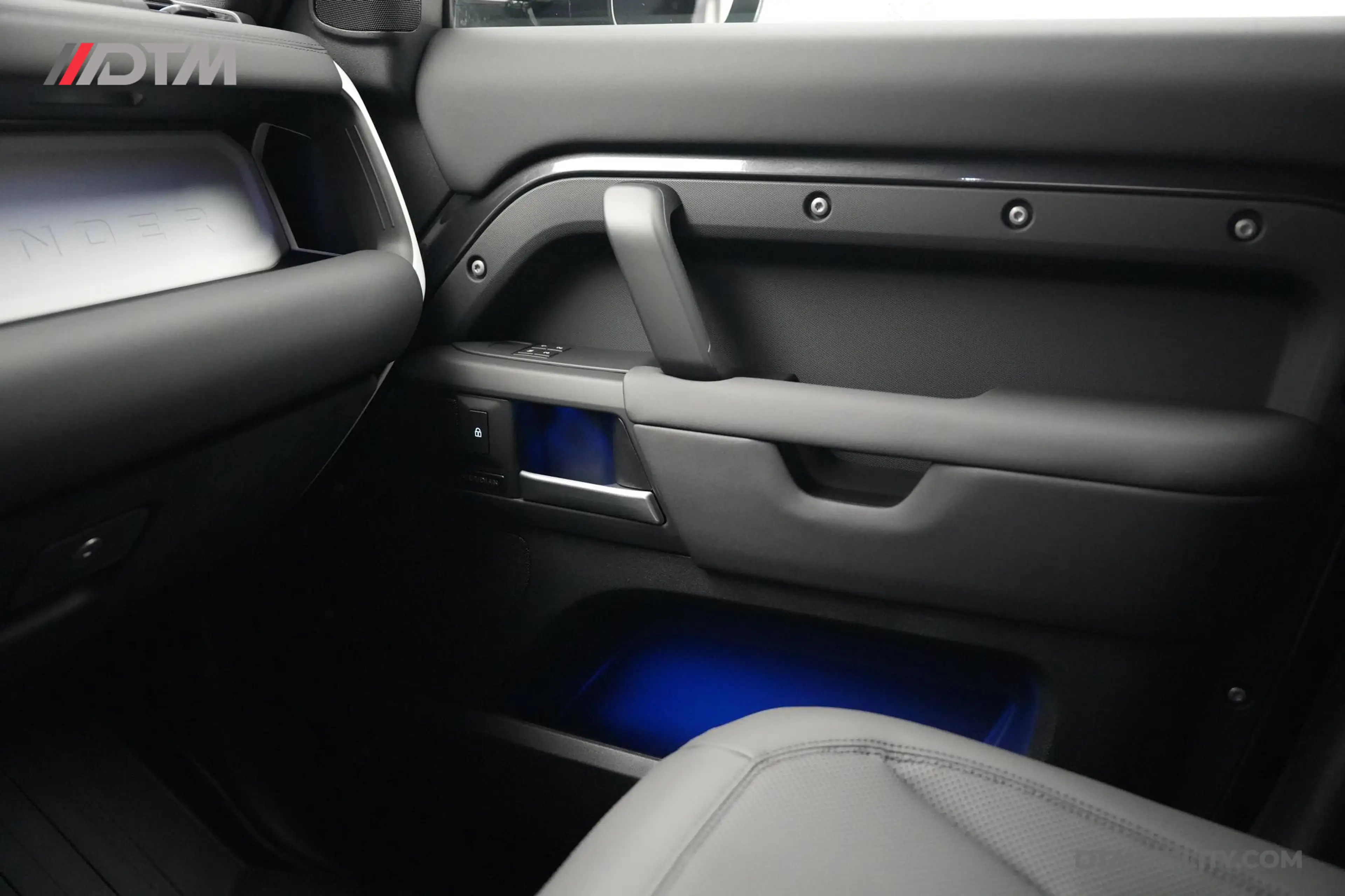 Land Rover Defender 2.0 P300e 110 X-Dynamic PHEV SE | NIEUW! | Leder | — photo 37