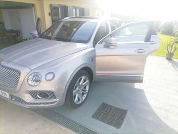 LICHTE VRACHT Bentayga 4.0 TDi V8