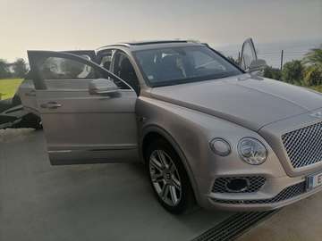 LICHTE VRACHT Bentayga 4.0 TDi V8