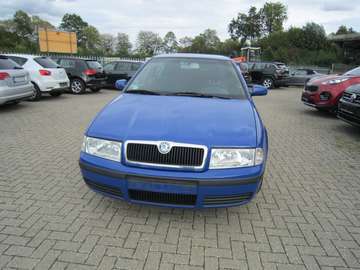 Octavia 1.6 Ambiente