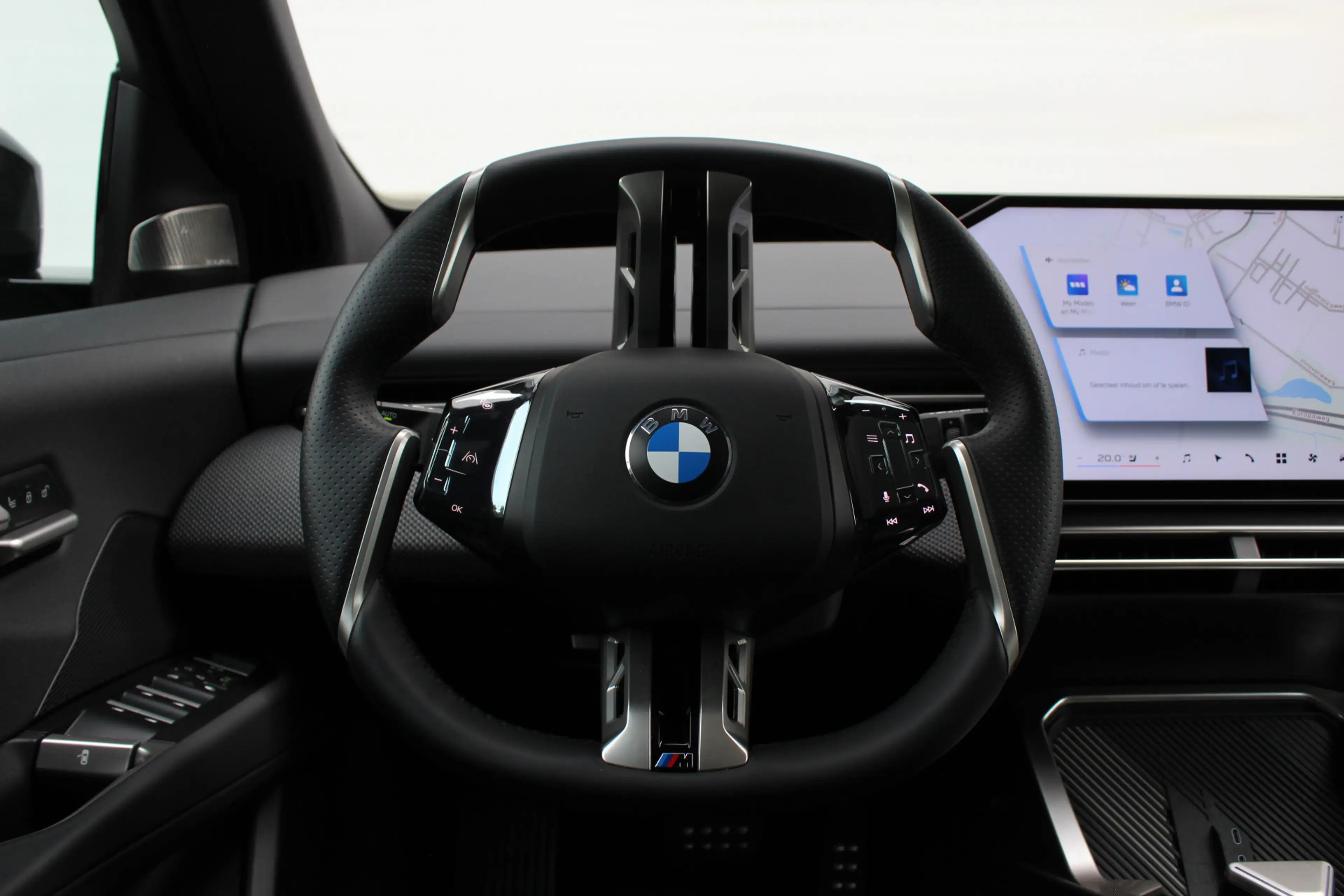 BMW iX3 50 xDrive M Sport / Panoramadak / Trekhaak / 3D He — photo 3