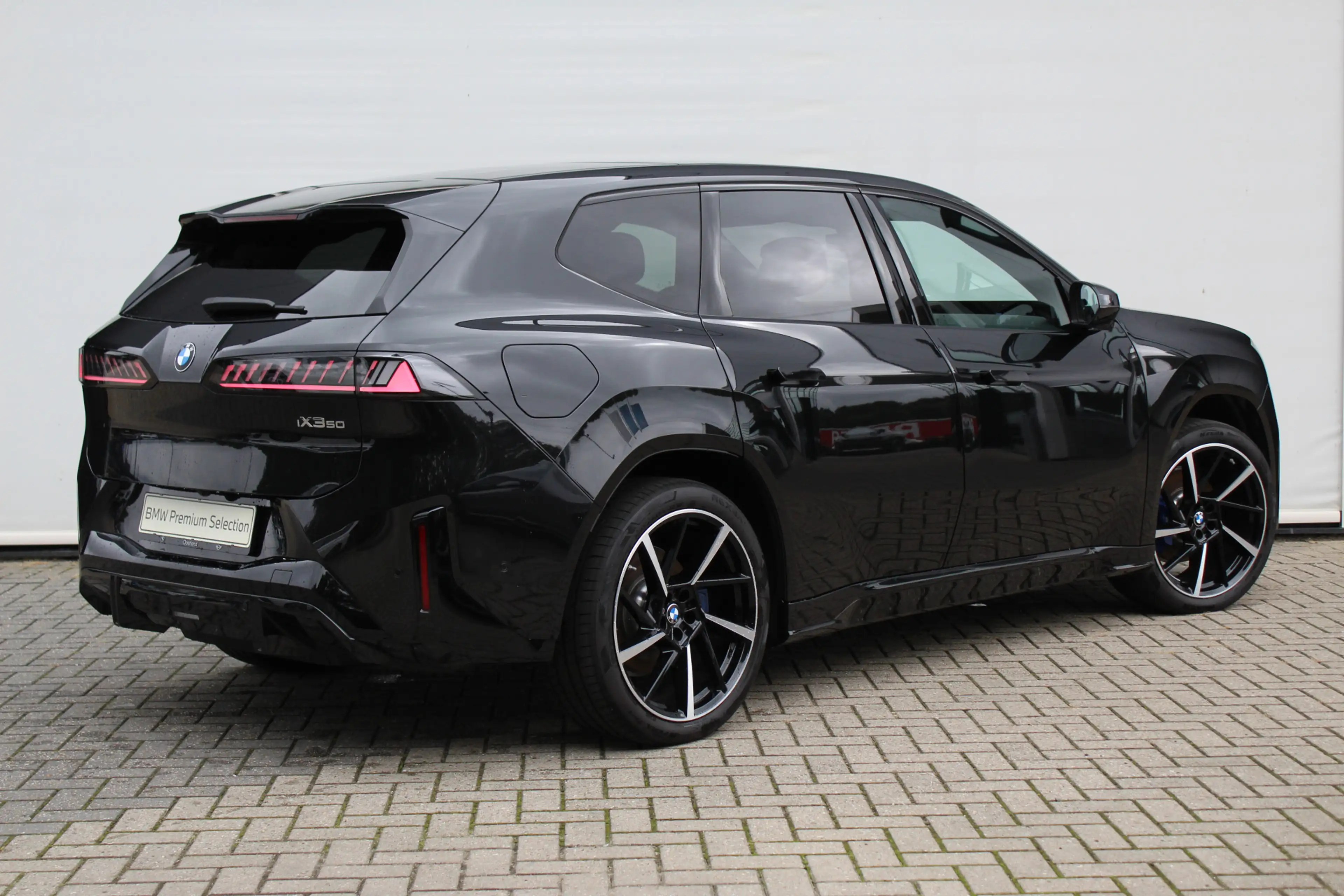 BMW iX3 50 xDrive M Sport / Panoramadak / Trekhaak / 3D He — photo 4