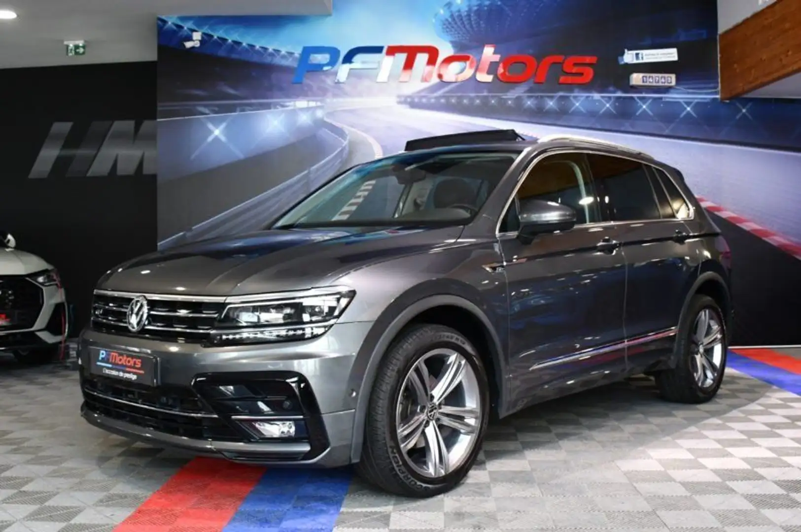 Volkswagen Tiguan R-Line Carat 2.0 TDI 150 DSG 4Motion GPS Virtual T Gris - 1