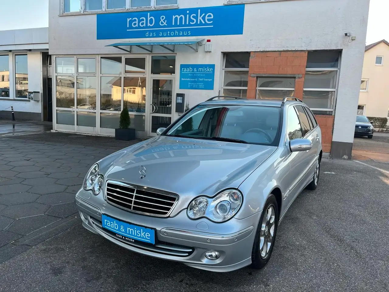 Mercedes-Benz C 230
