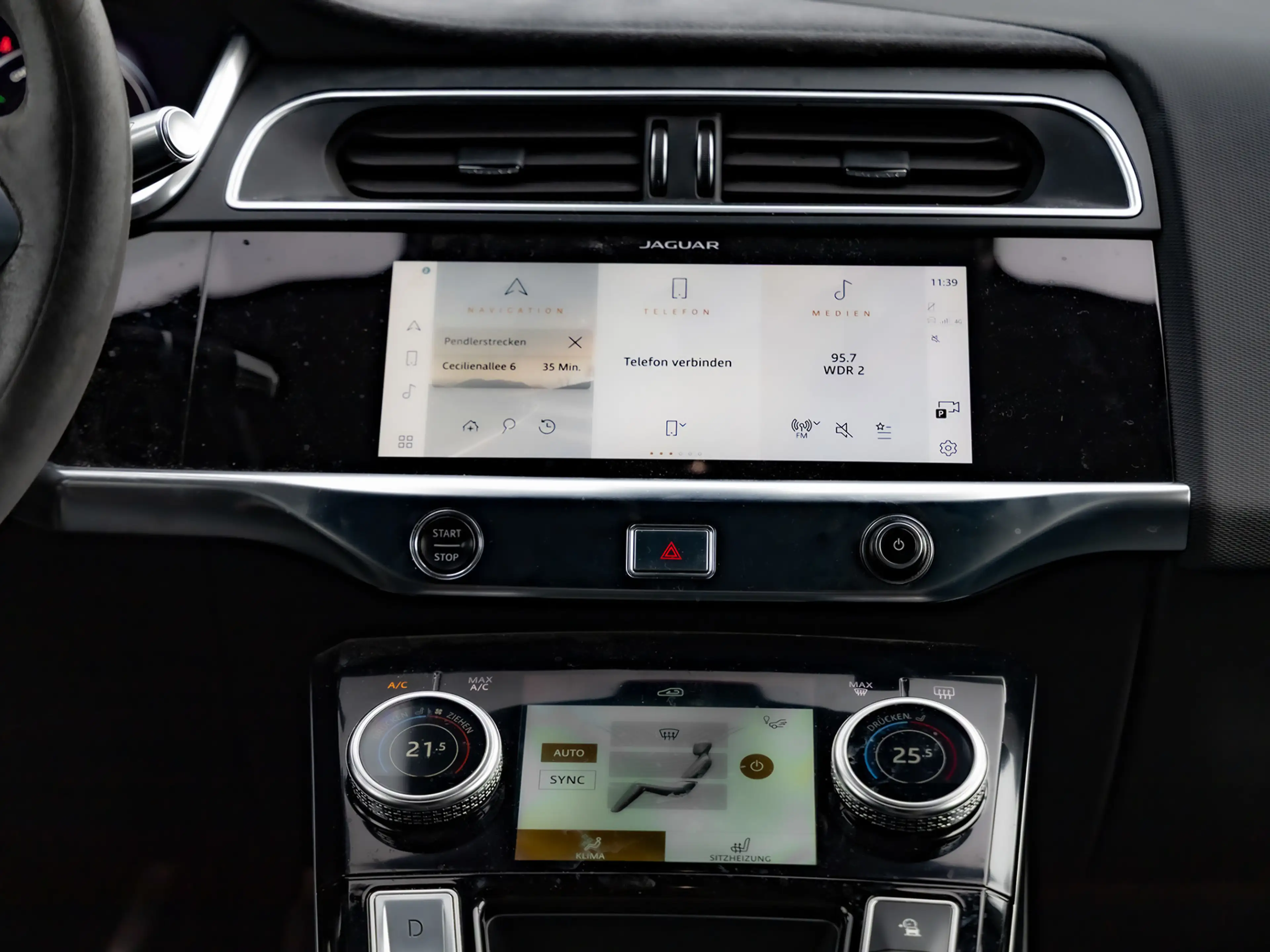 Jaguar I-Pace S EV400 NAVI STANDHEIZUNG SHZ PDC KLIMA — photo 17
