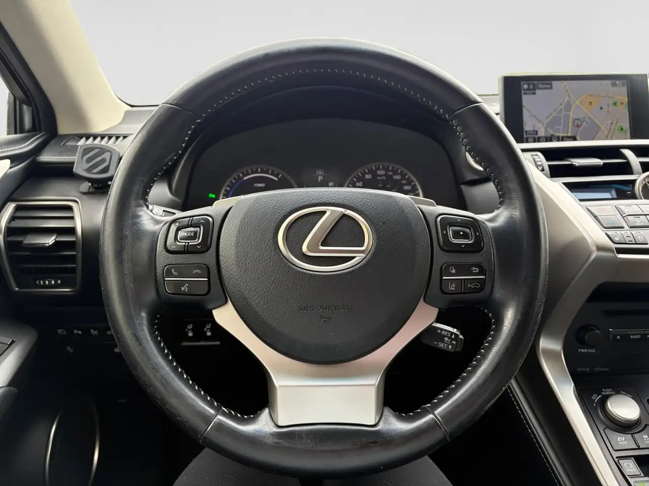 Lexus NX fotografie Lexus NX