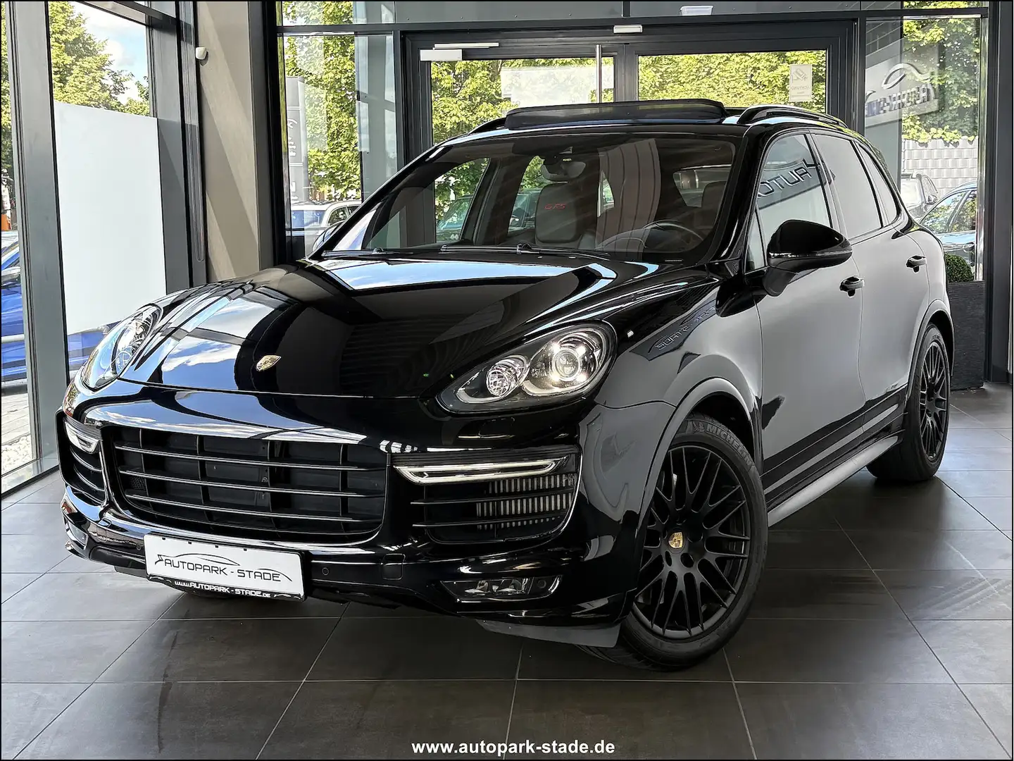 Porsche Cayenne GTS LED Pano Memory Bose Luft AHK Schwarz - 2