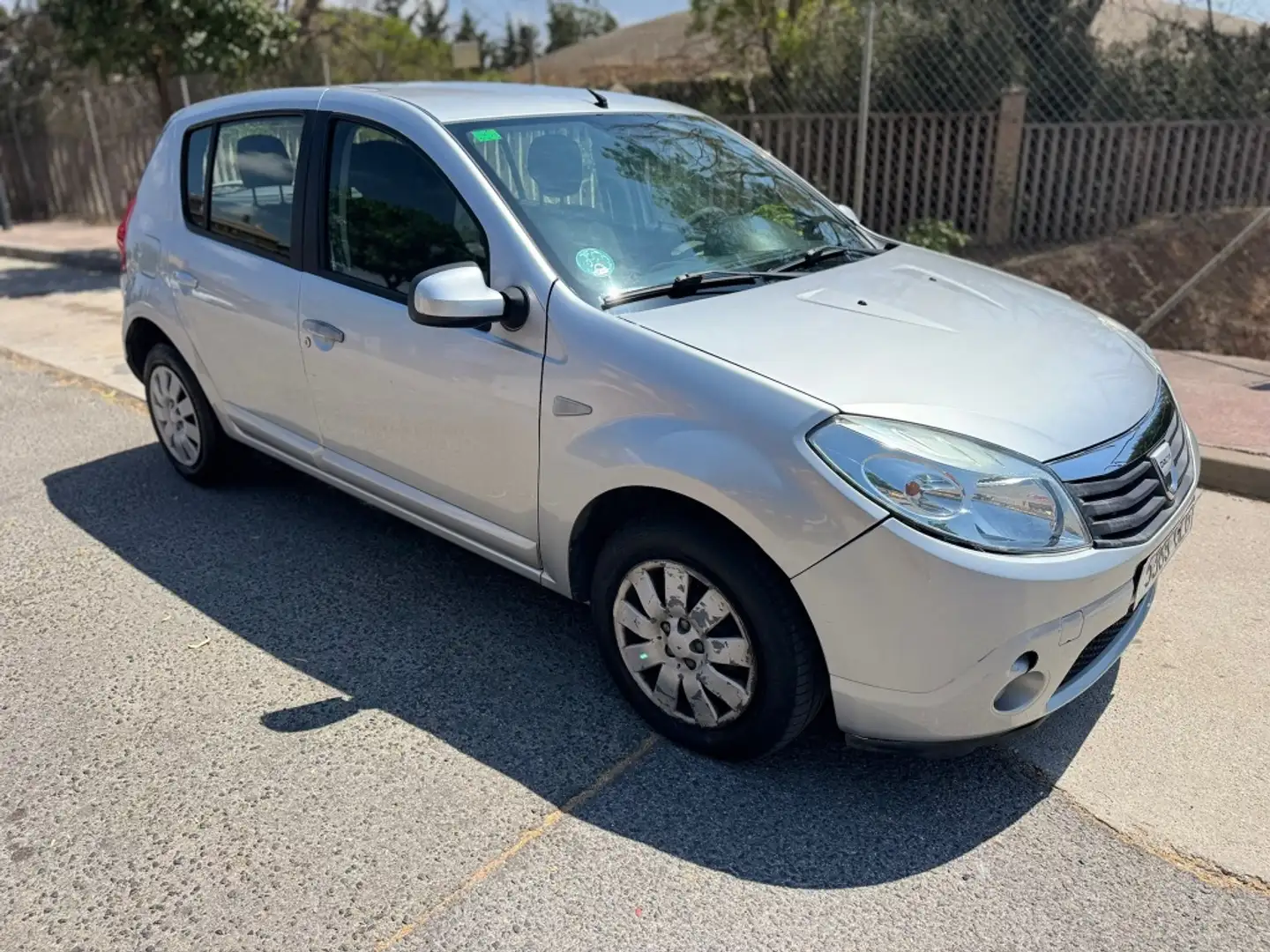 Dacia Sandero 1.2 Ambiance Grey - 1