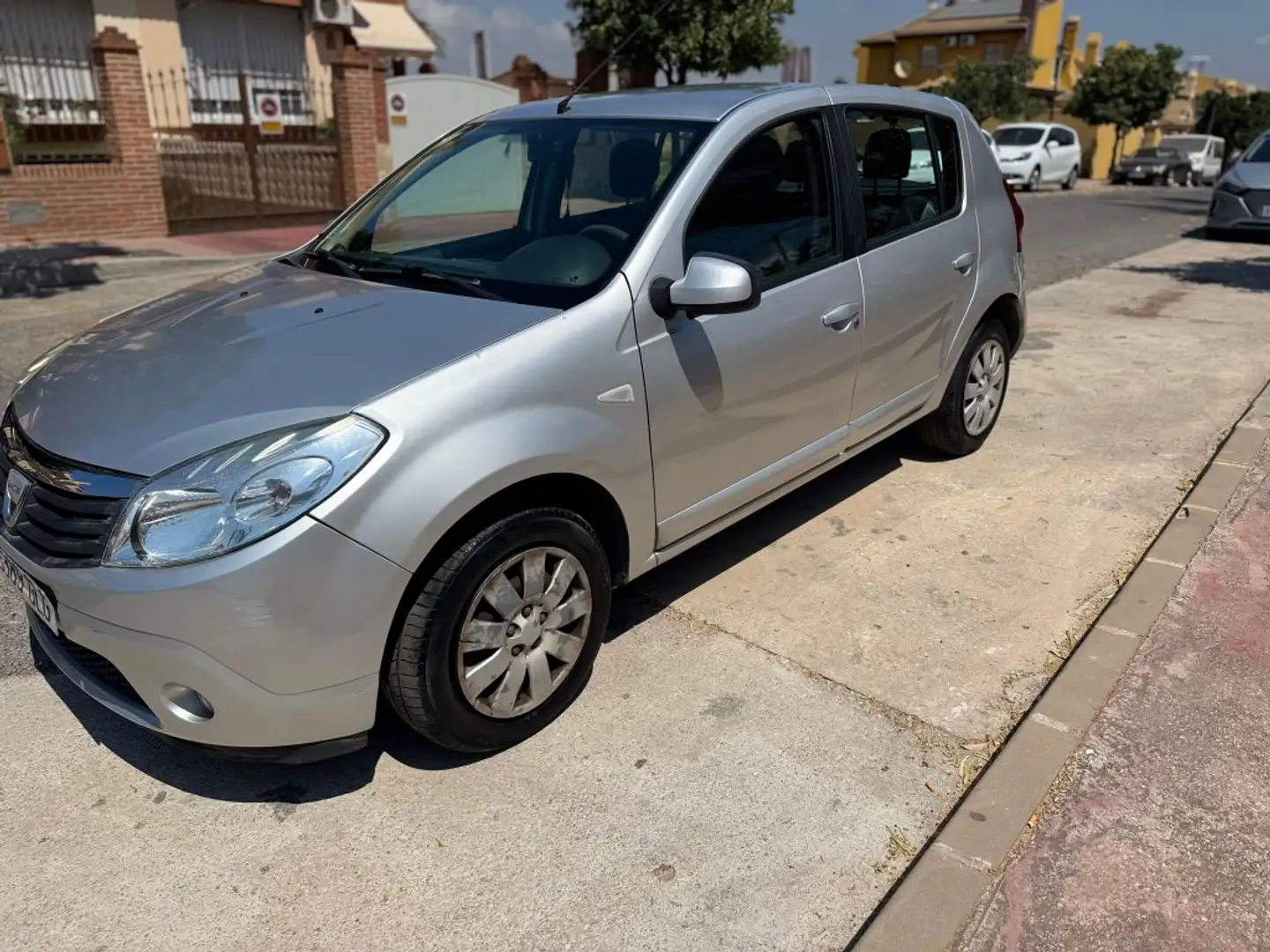 Dacia Sandero 1.2 Ambiance Grey - 2