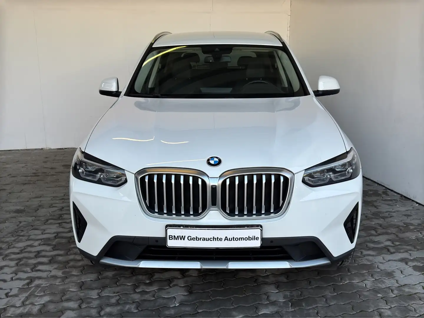 BMW X3 xDrive20iA NaviProf.LED.ParkAss.SHZ.DAB.RDA. Weiß - 1