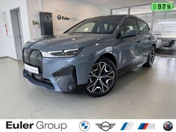 M60 AHK Pano Navi Leder BMW Laserlicht B&W Soundsy