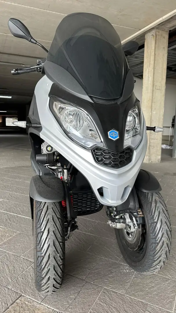 Piaggio MP3 300 Hpe - 1