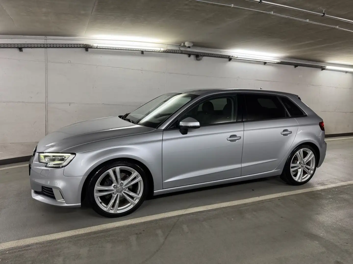 Audi A3 2.0 TDI Sportback |Sport|Bi-Xenon|MMI Plus| Silber - 2