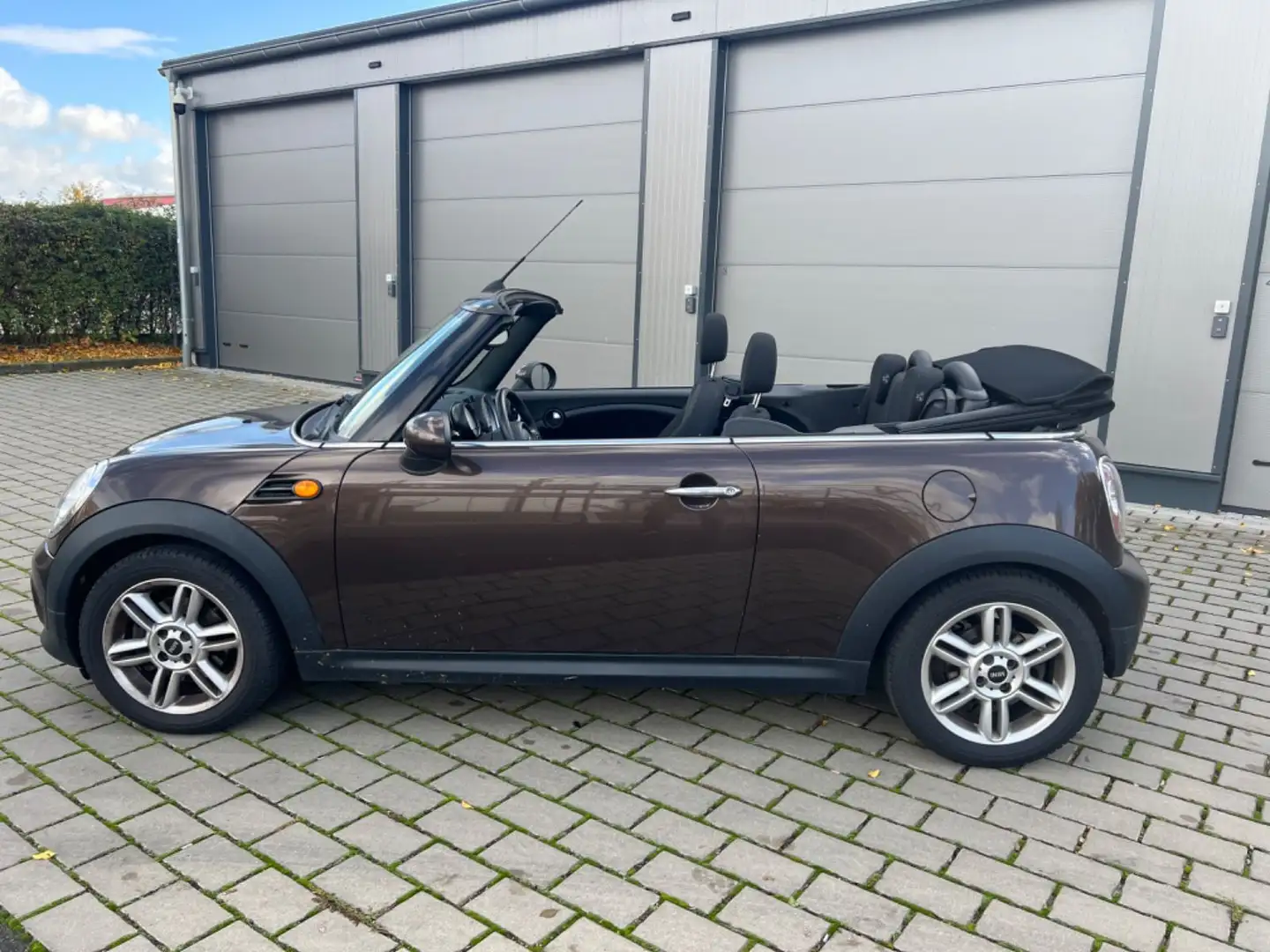 MINI Cooper Cabrio Pepper XENON SH Bluetooth PDC LCI Brun - 2