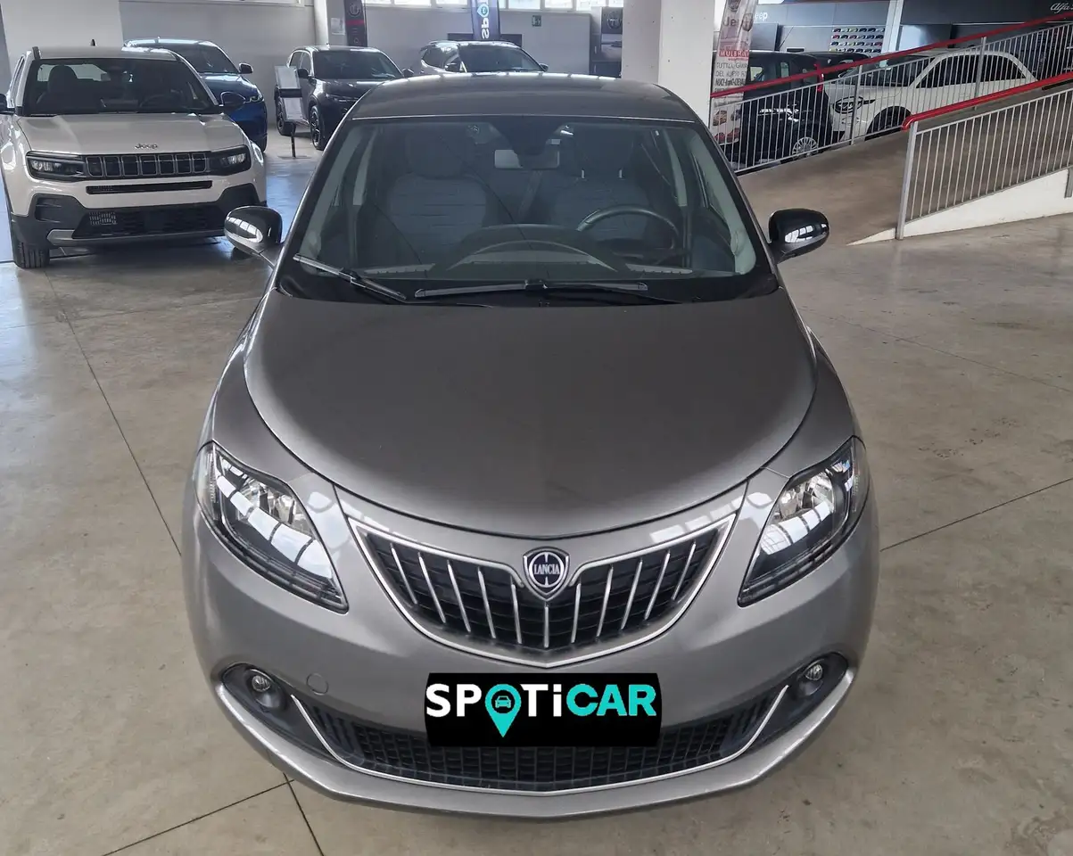 Lancia Ypsilon 2024