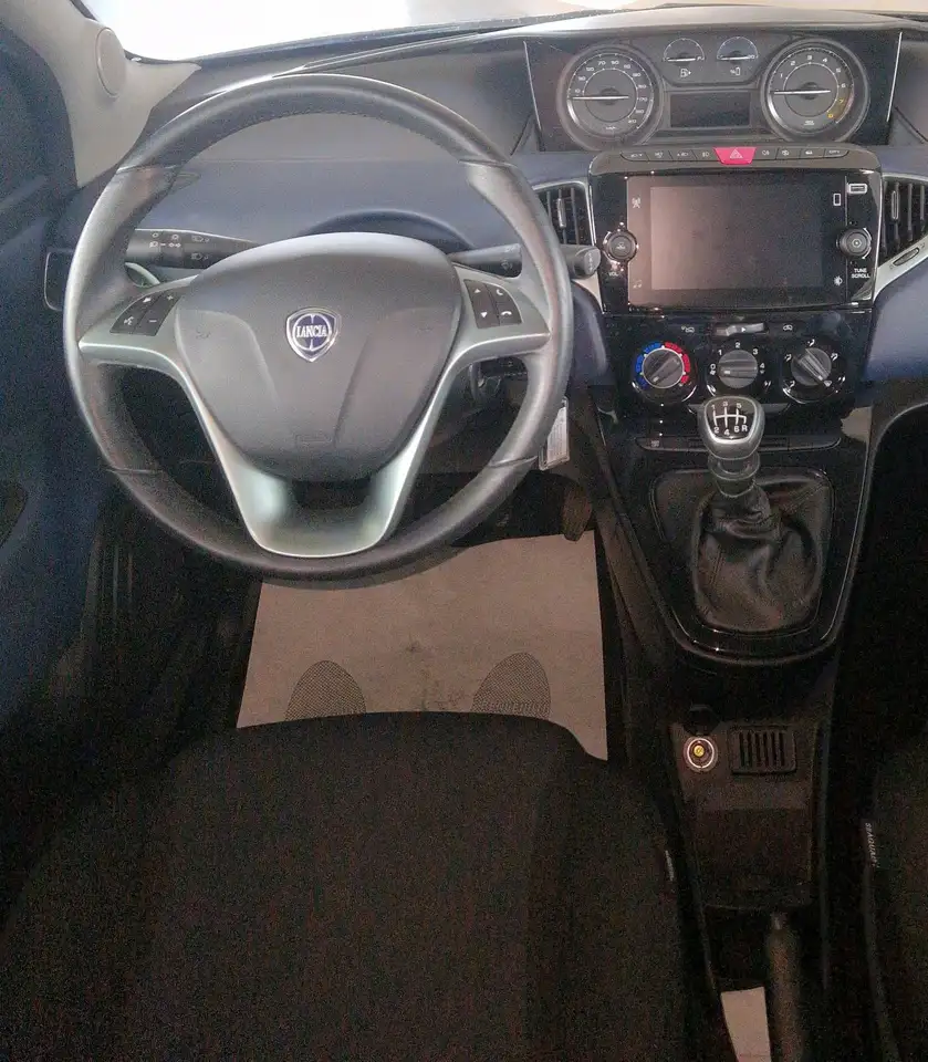 Lancia Ypsilon 2024 — фото 11