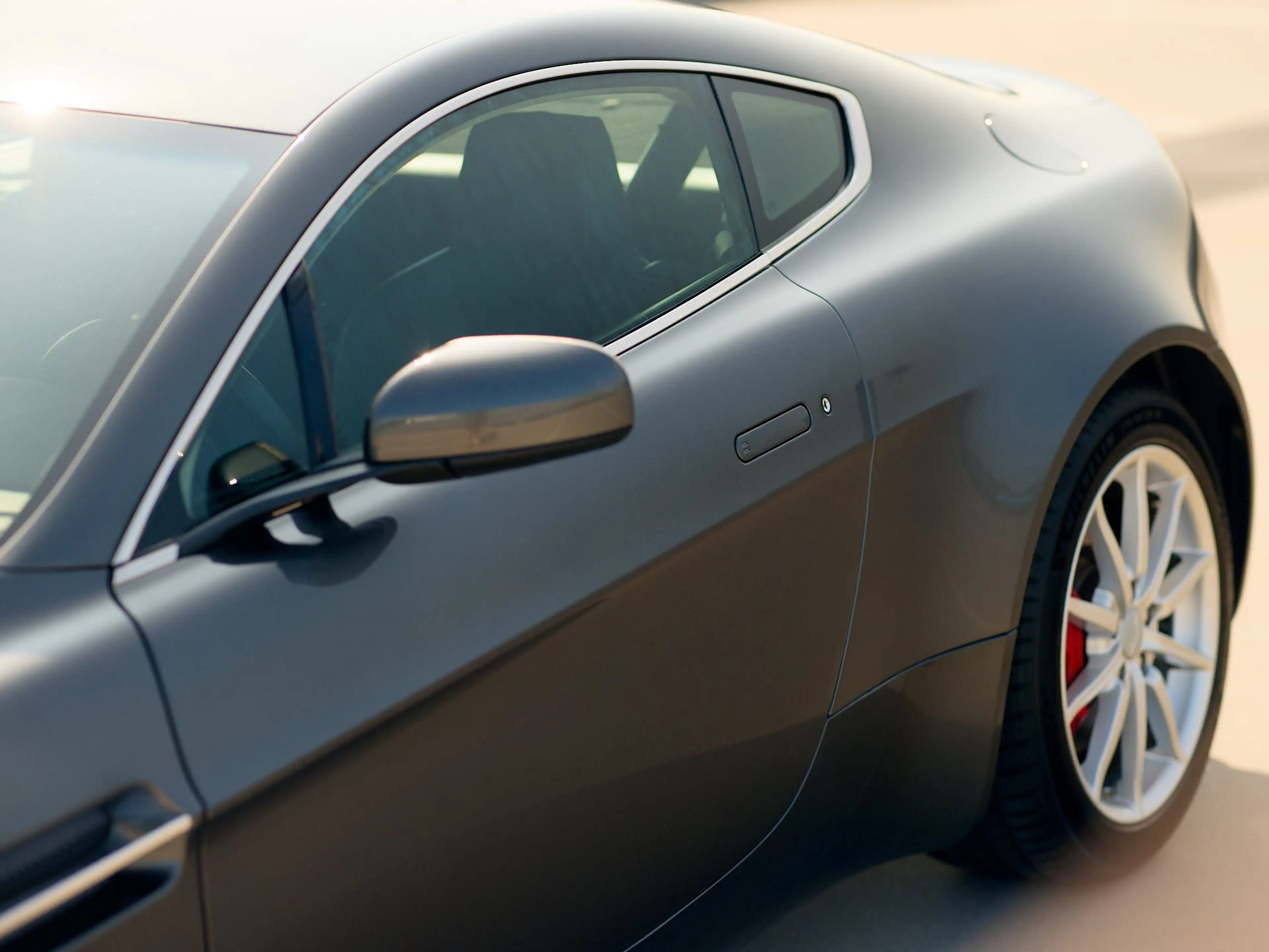 Aston Martin V8 4.3 V8 — photo 4