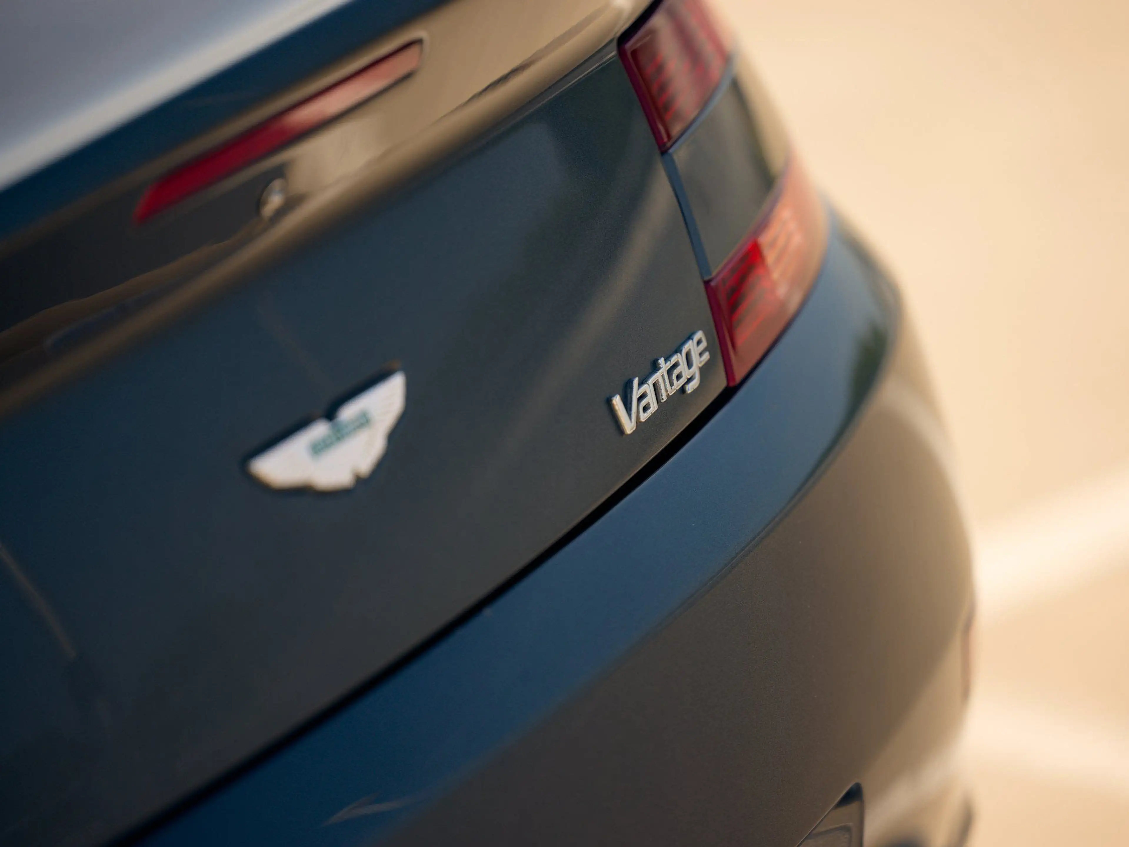 Aston Martin V8 4.3 V8 — photo 6