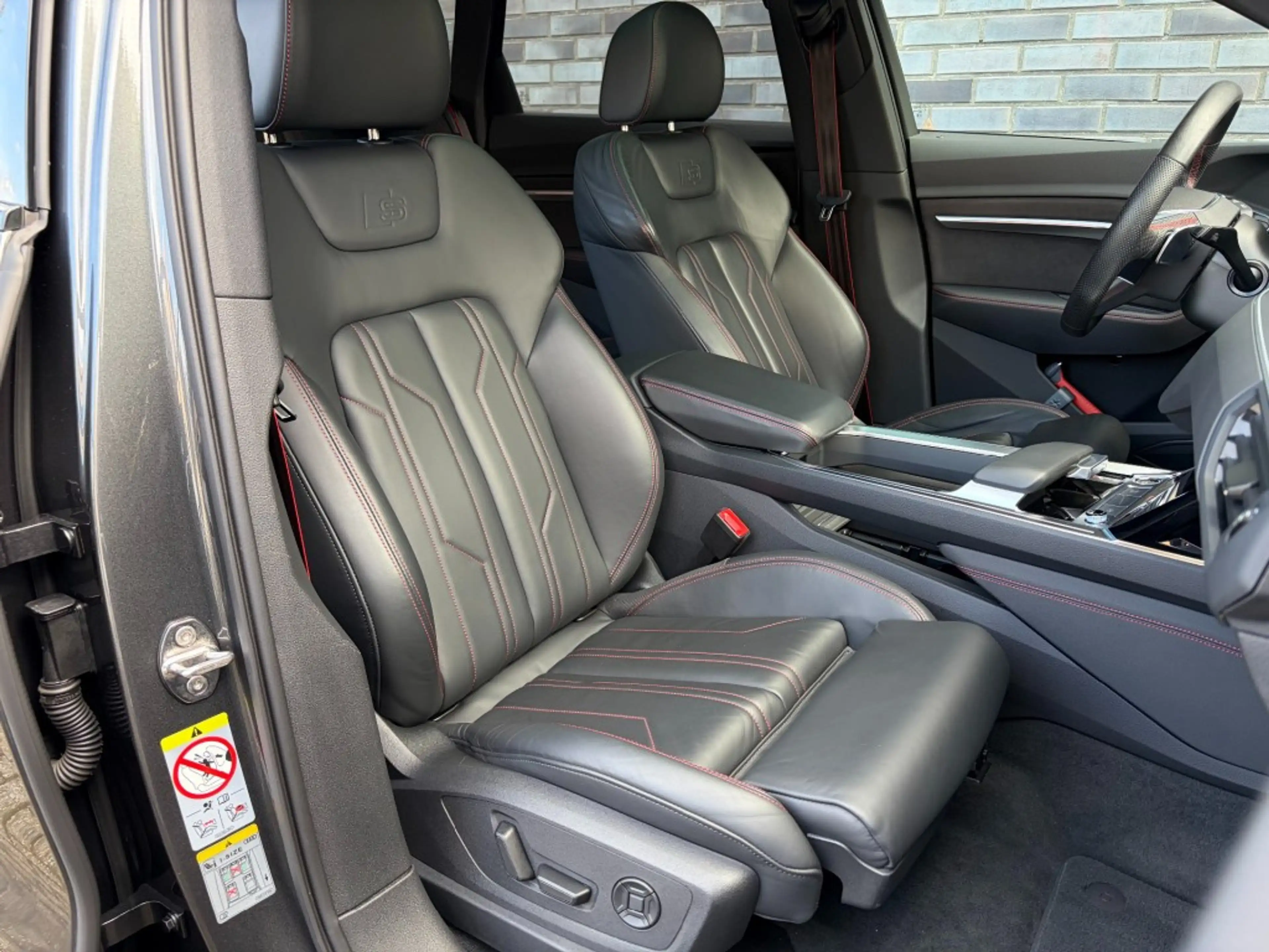 Audi Q8 e-tron 50 QUATTRO S 95 KWH - S-LINE - PANO - TREKH. - ORG — photo 16