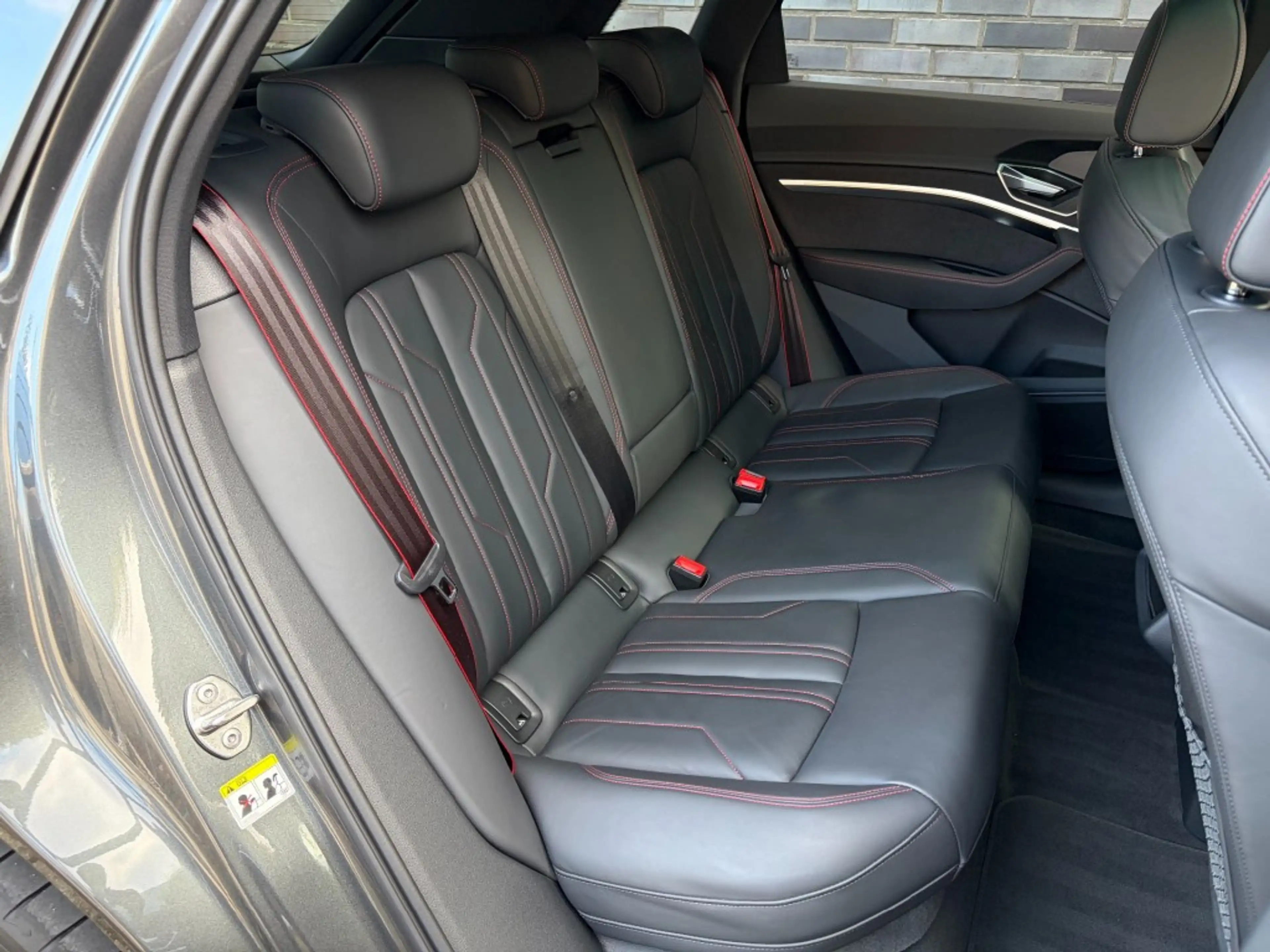 Audi Q8 e-tron 50 QUATTRO S 95 KWH - S-LINE - PANO - TREKH. - ORG — photo 18