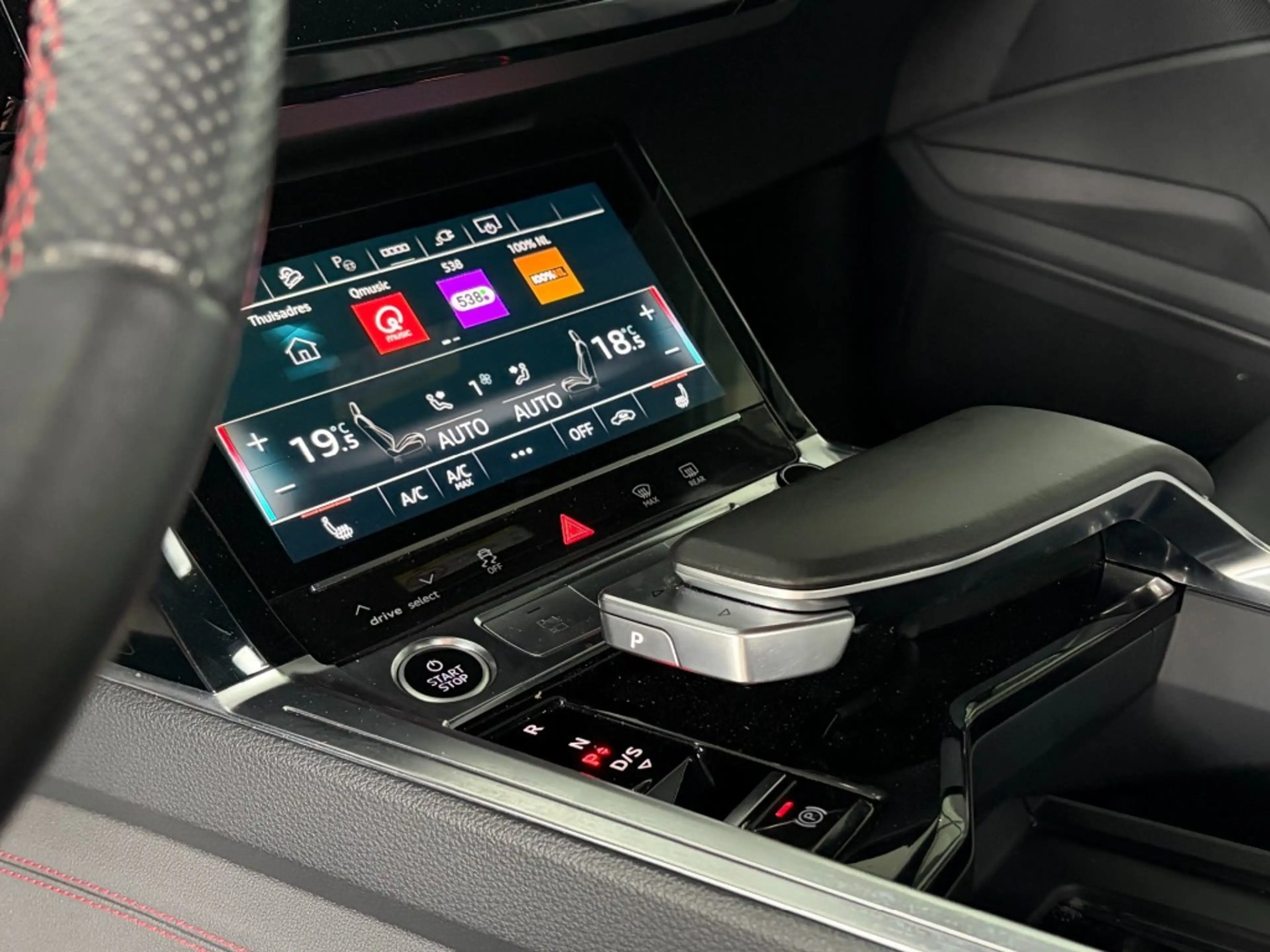 Audi Q8 e-tron 50 QUATTRO S 95 KWH - S-LINE - PANO - TREKH. - ORG — photo 15