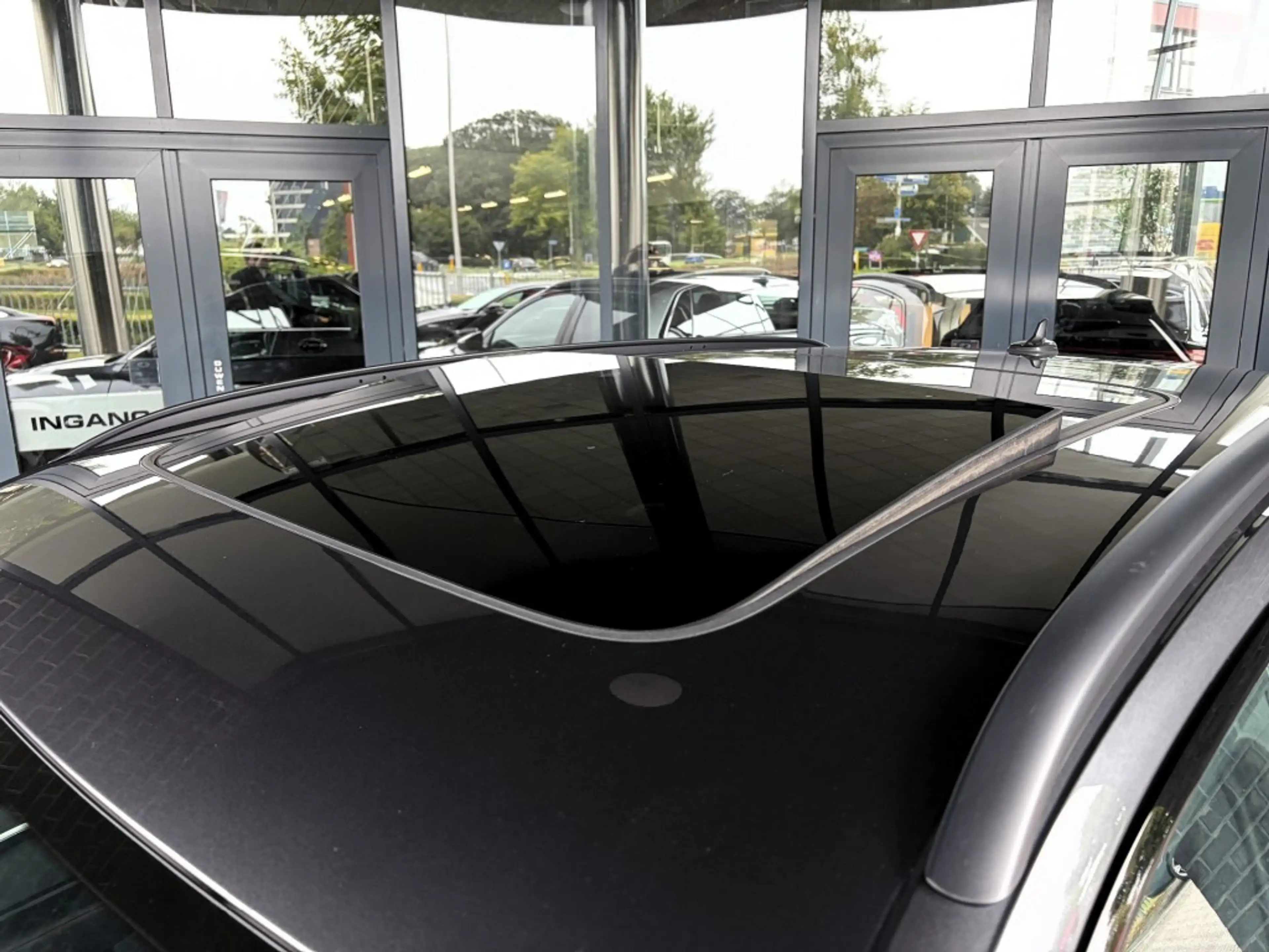 Audi Q8 e-tron 50 QUATTRO S 95 KWH - S-LINE - PANO - TREKH. - ORG — photo 5