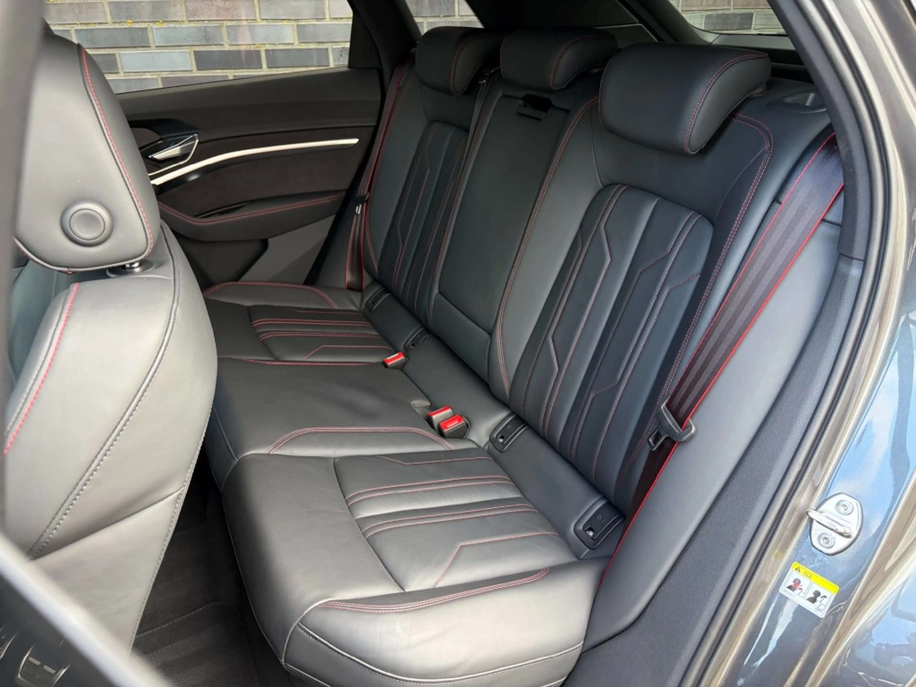 Audi Q8 e-tron 50 QUATTRO S 95 KWH - S-LINE - PANO - TREKH. - ORG — photo 17