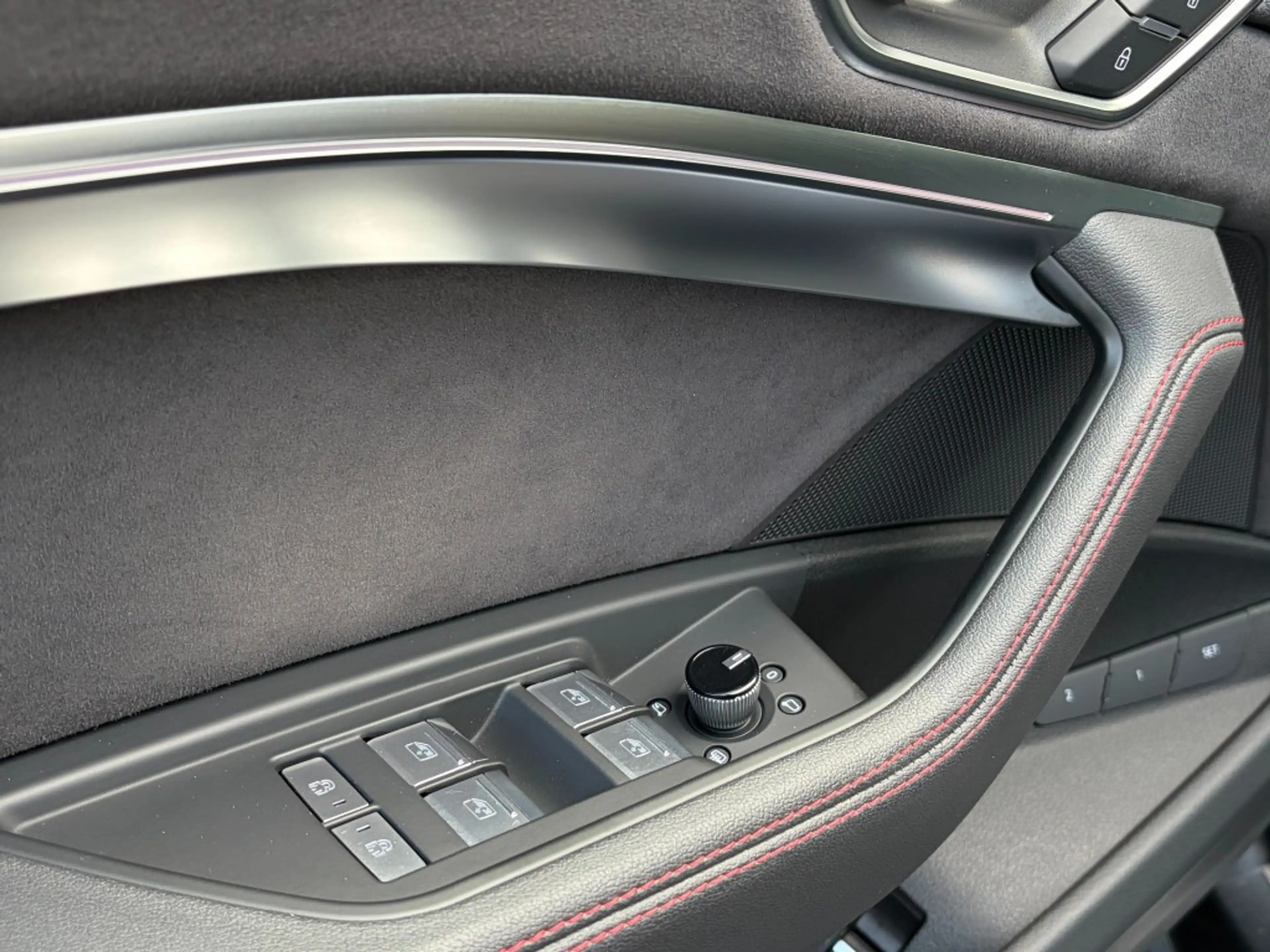 Audi Q8 e-tron 50 QUATTRO S 95 KWH - S-LINE - PANO - TREKH. - ORG — photo 31