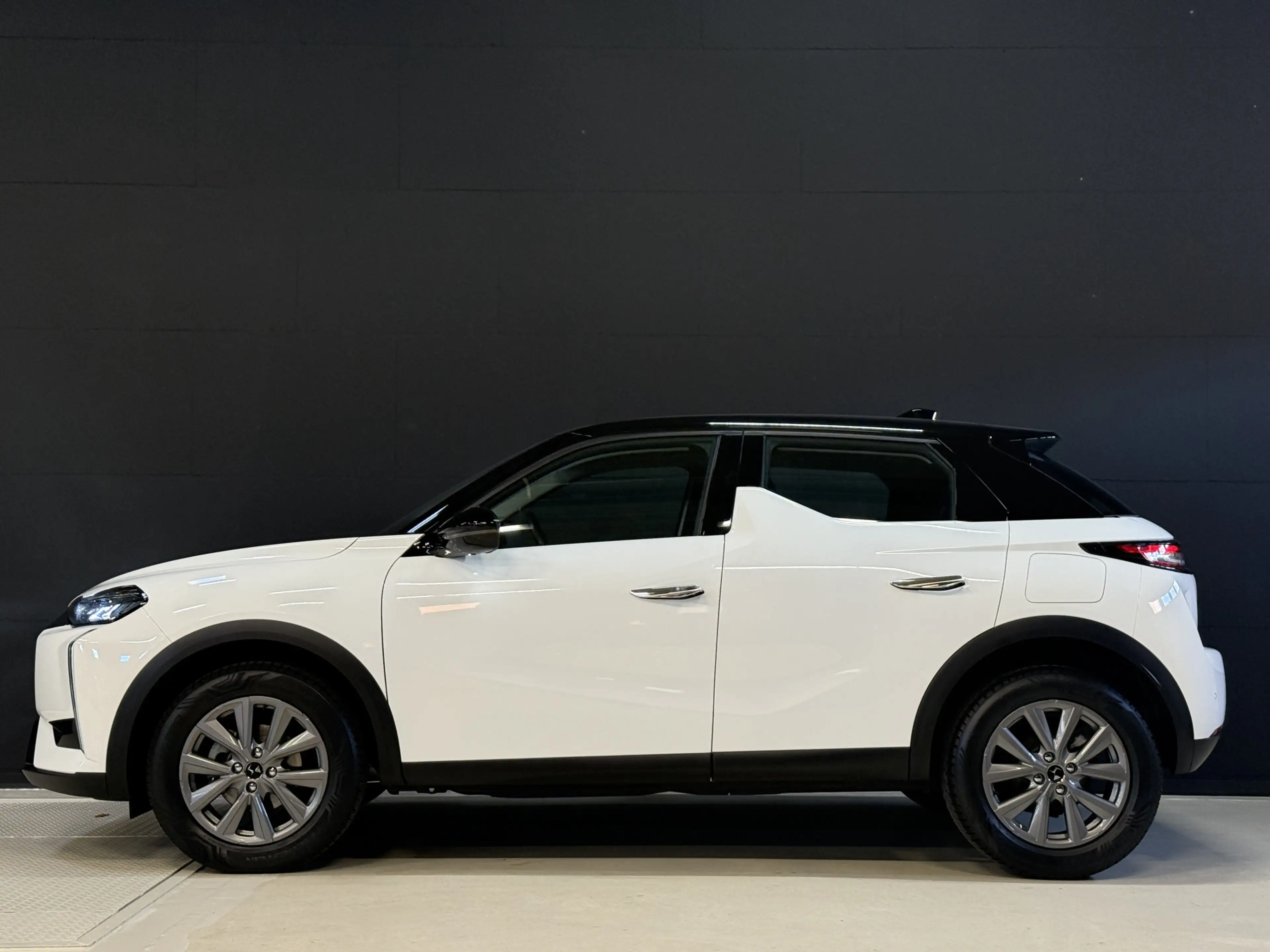 DS Automobiles DS 3 1.2 PureTech Bastille | DAB+ | Apple Carplay | Hea — photo 3
