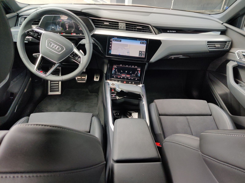 Audi Q8 e-tron Q8 55 quattro S-Line, Ambiente Plus, B&O, Head-U — photo 10