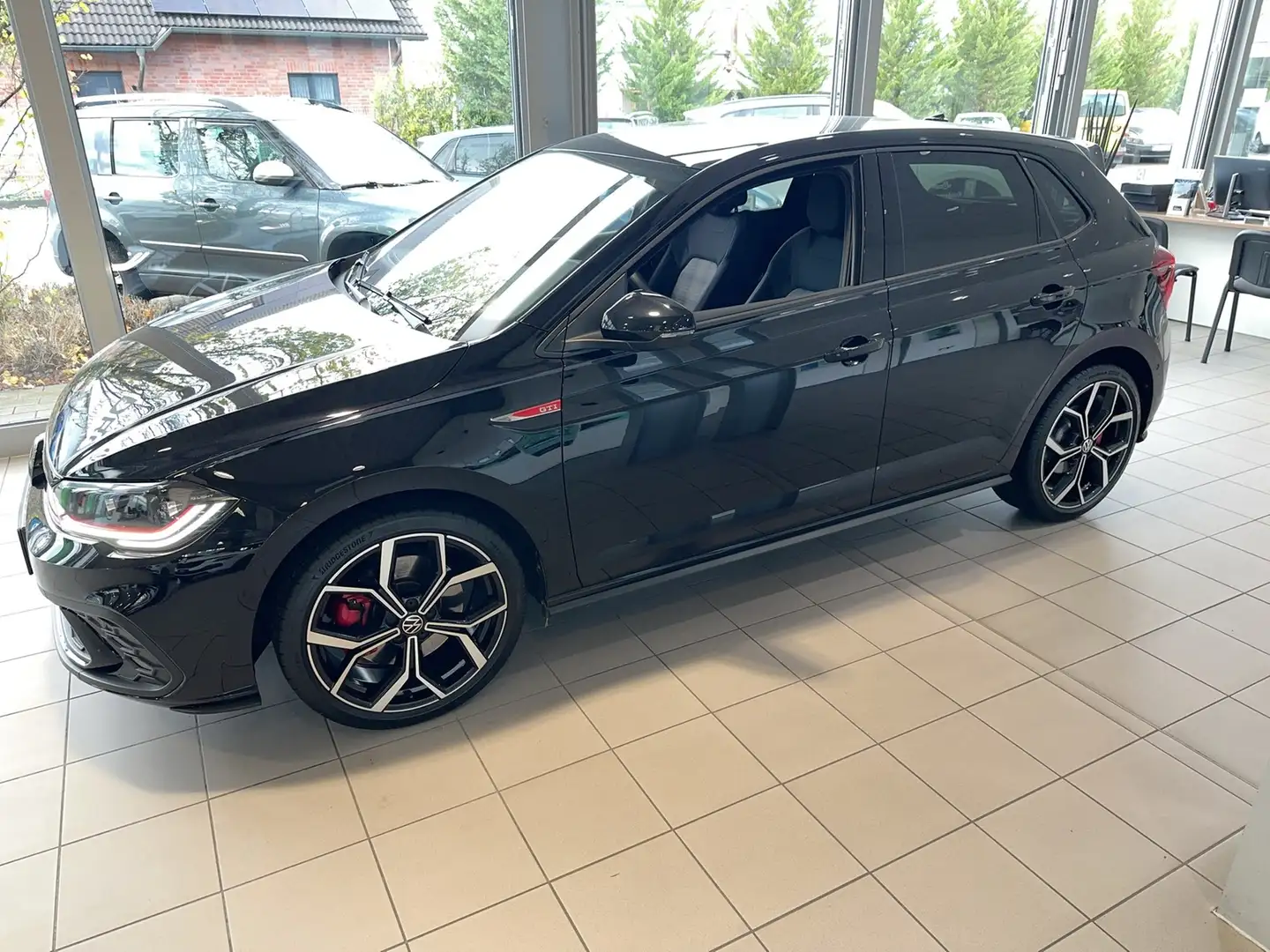 Volkswagen Polo 2.0 GTI Matrix Navi-Pro beats IQ Kessy LM18 Schwarz - 2