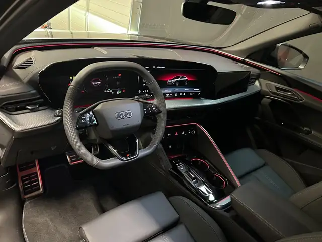 Audi Q5 view 10