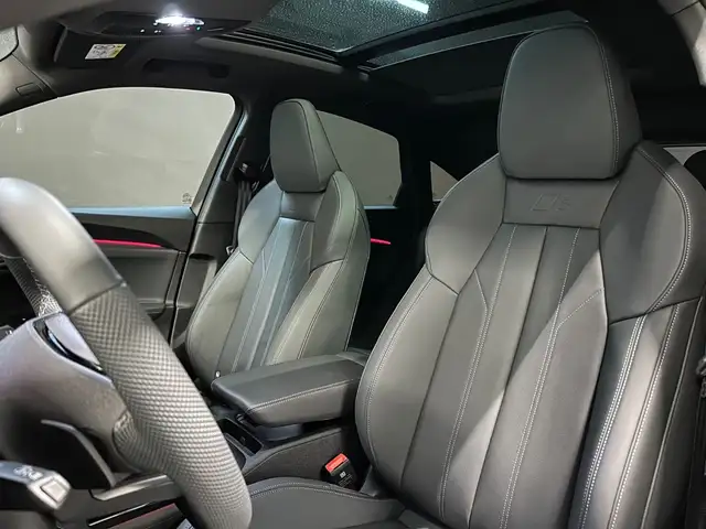Audi Q5 view 9