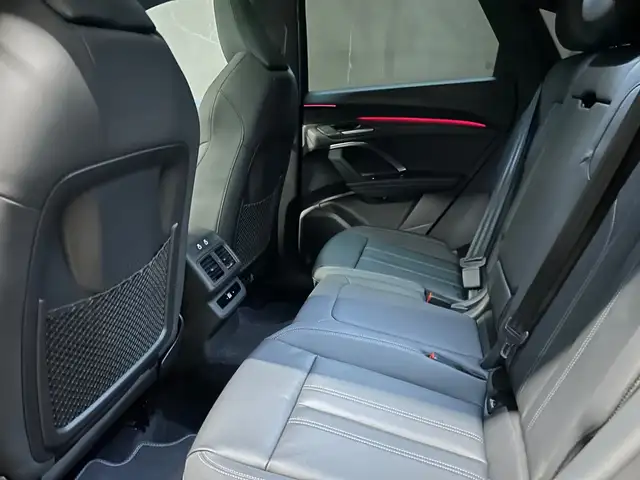 Audi Q5 view 6