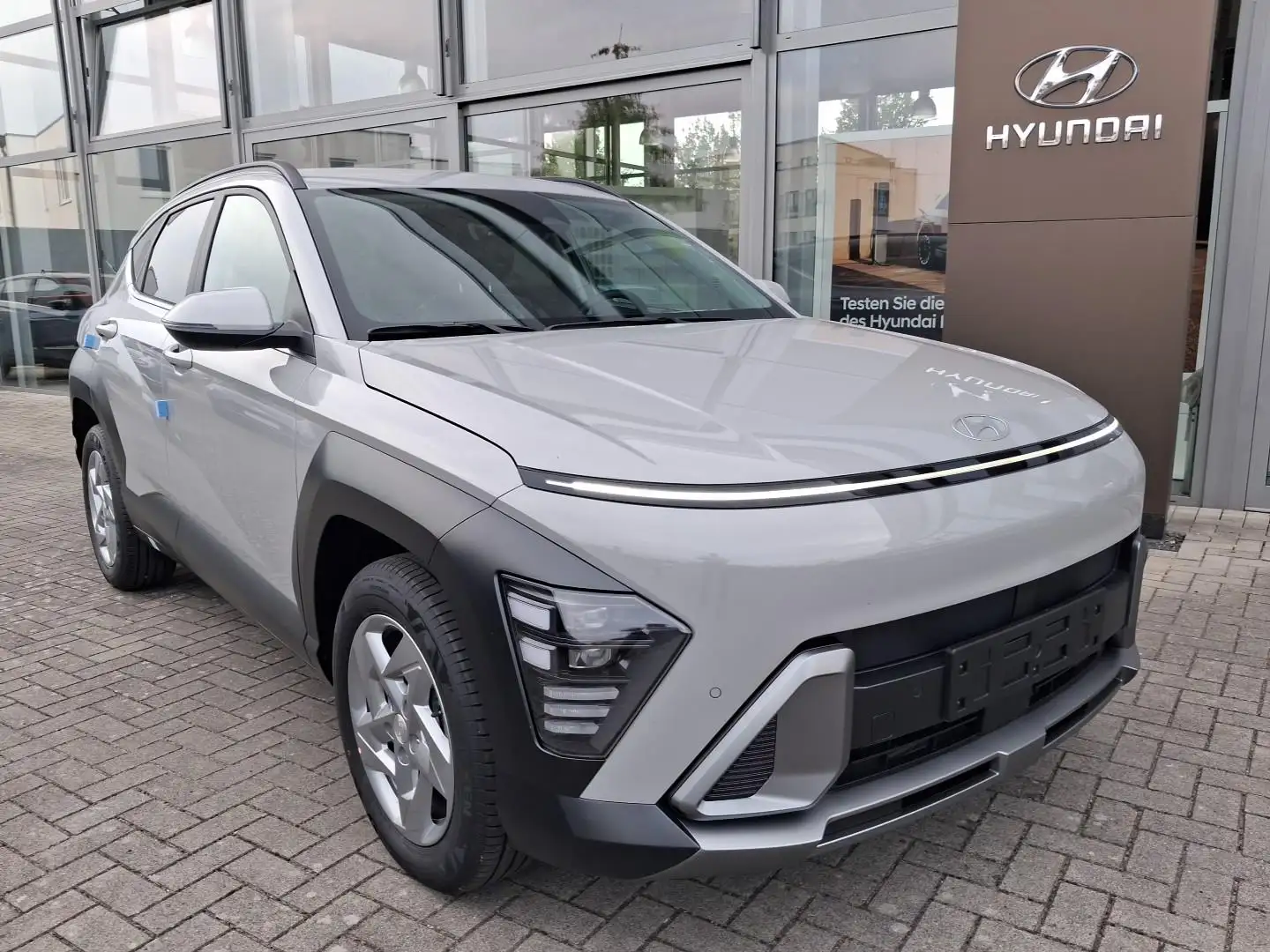 Hyundai KONA 1.6 7-DCT TREND el. Hk.Licht-Pak.Navi Grau - 2