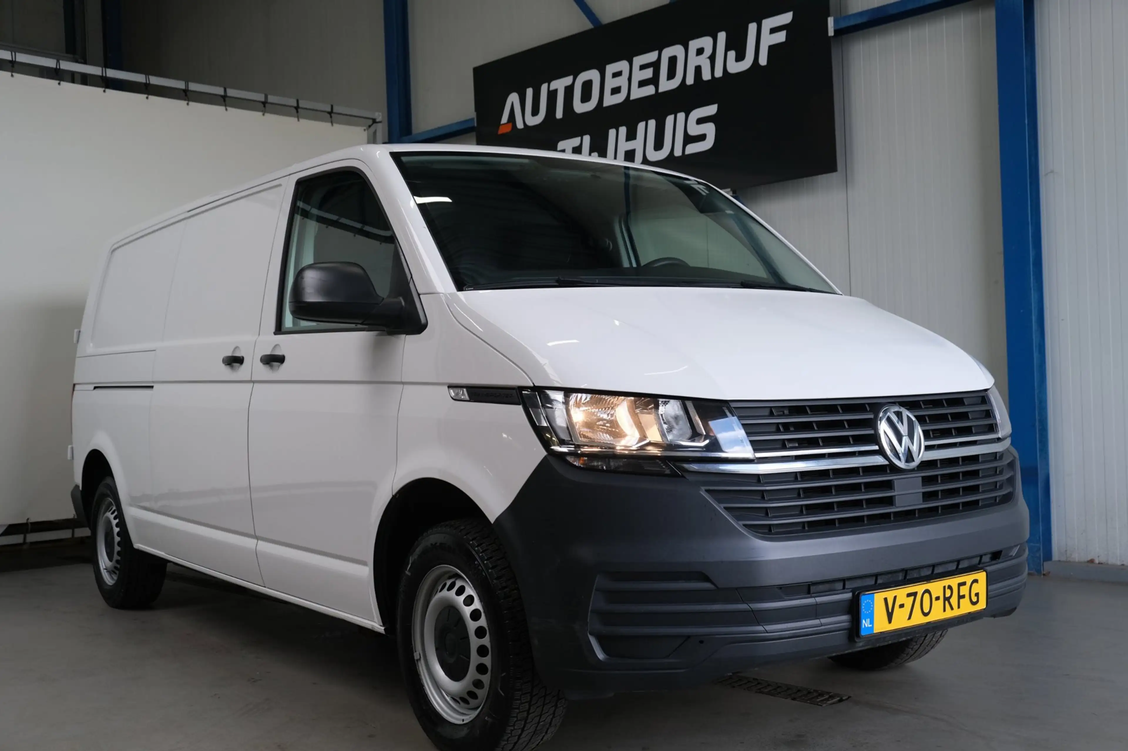 Volkswagen Transporter 2.0 TDI L2H1 30 3p - Airco, Cruise, Stoelverwarmin