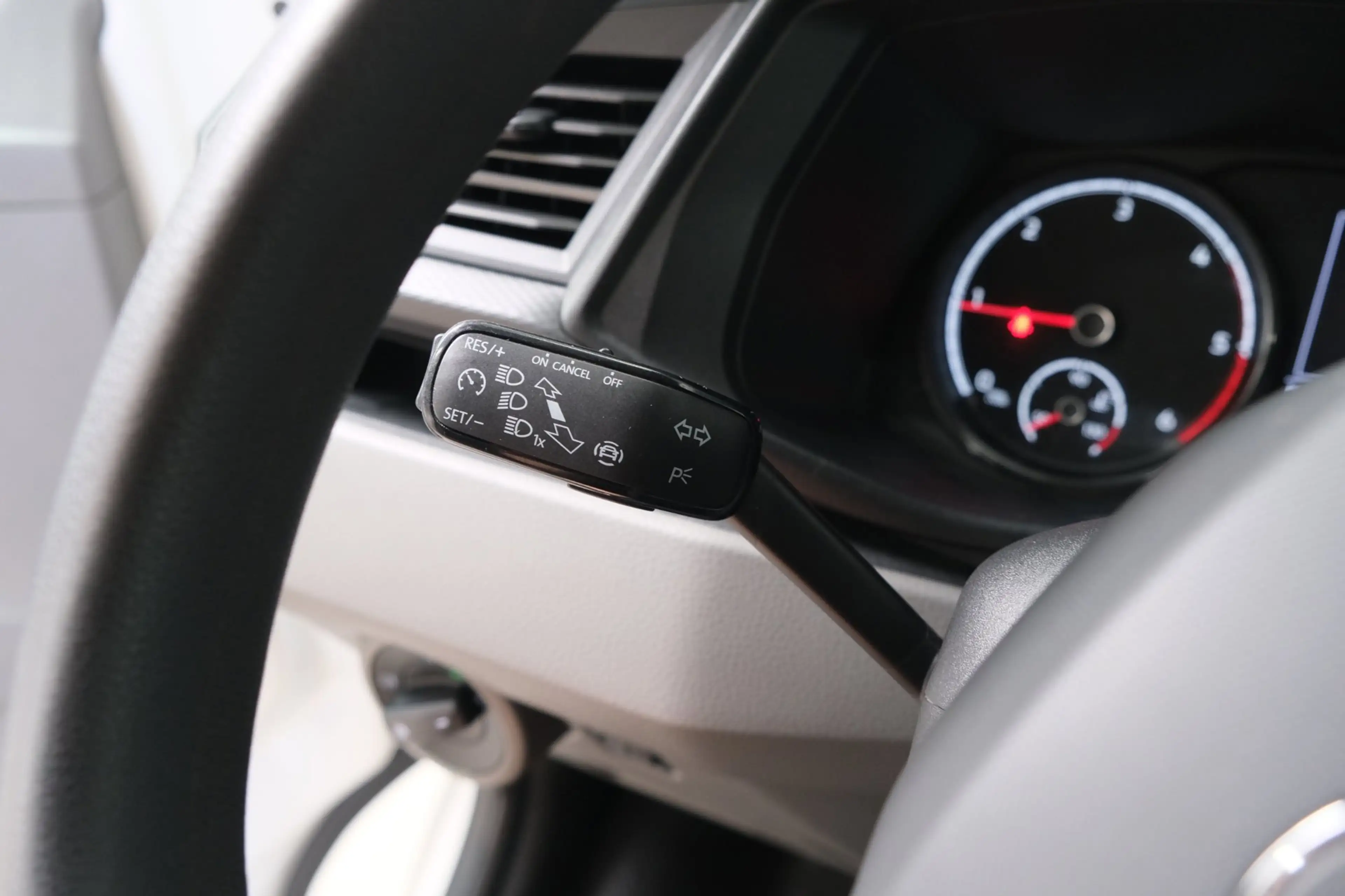 Volkswagen Transporter 2.0 TDI L2H1 30 3p - Airco, Cruise, Stoelverwarmin — photo 22