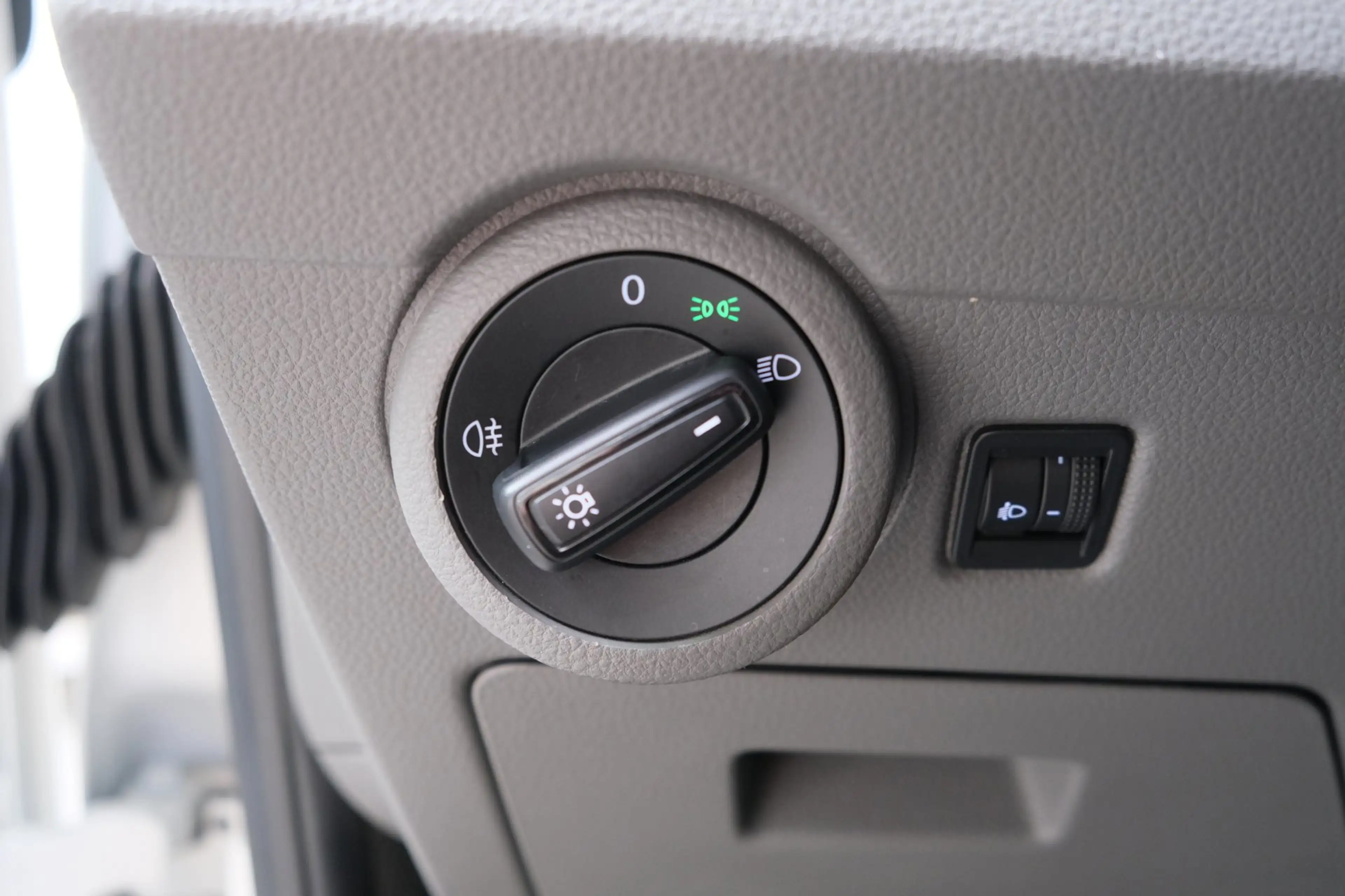 Volkswagen Transporter 2.0 TDI L2H1 30 3p - Airco, Cruise, Stoelverwarmin — photo 24
