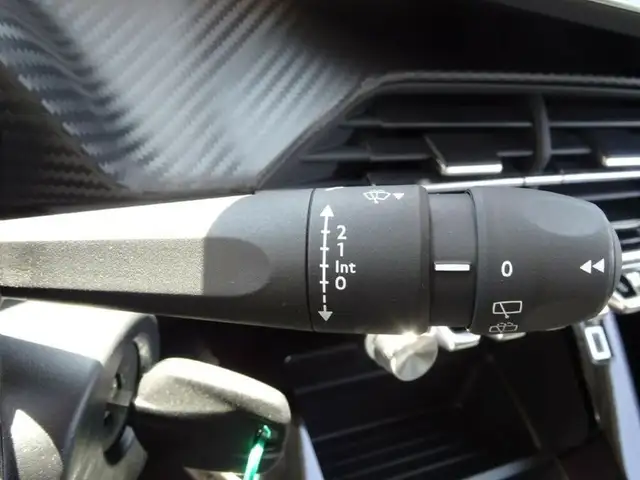 Peugeot 208 view 15