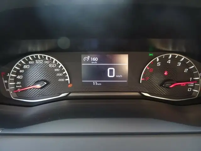 Peugeot 208 view 13