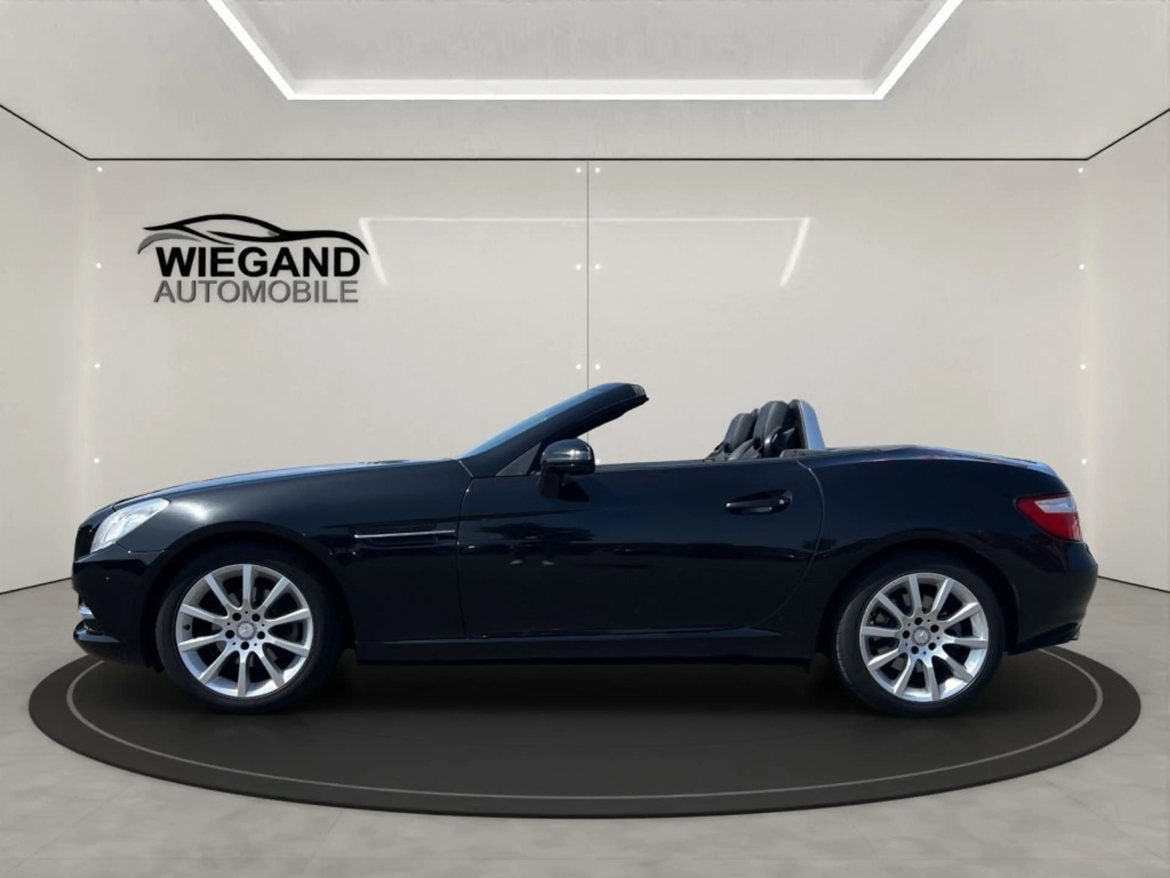 Mercedes-Benz SLK 200 (BlueEFFICIENCY) 7G-TRONIC+LEDER+NAVI+SH — photo 2