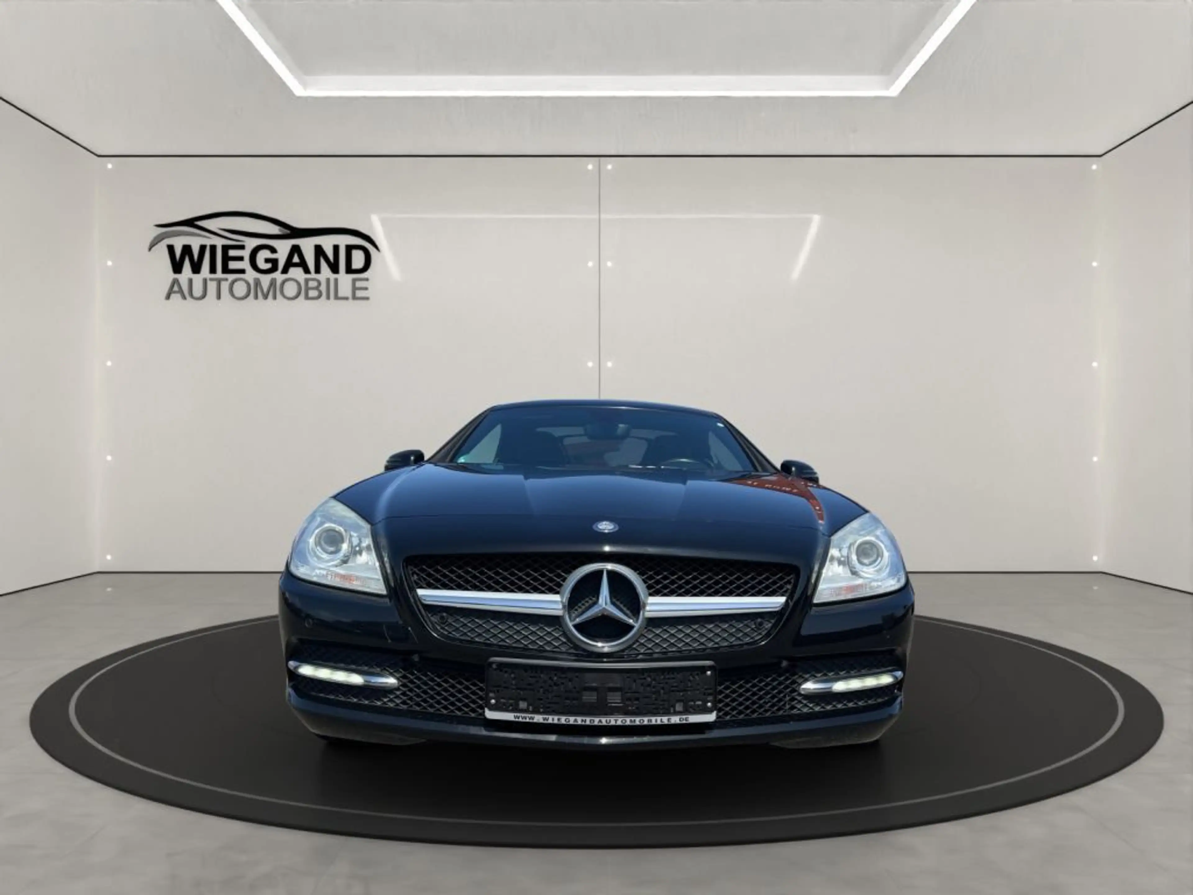 Mercedes-Benz SLK 200 (BlueEFFICIENCY) 7G-TRONIC+LEDER+NAVI+SH — photo 8