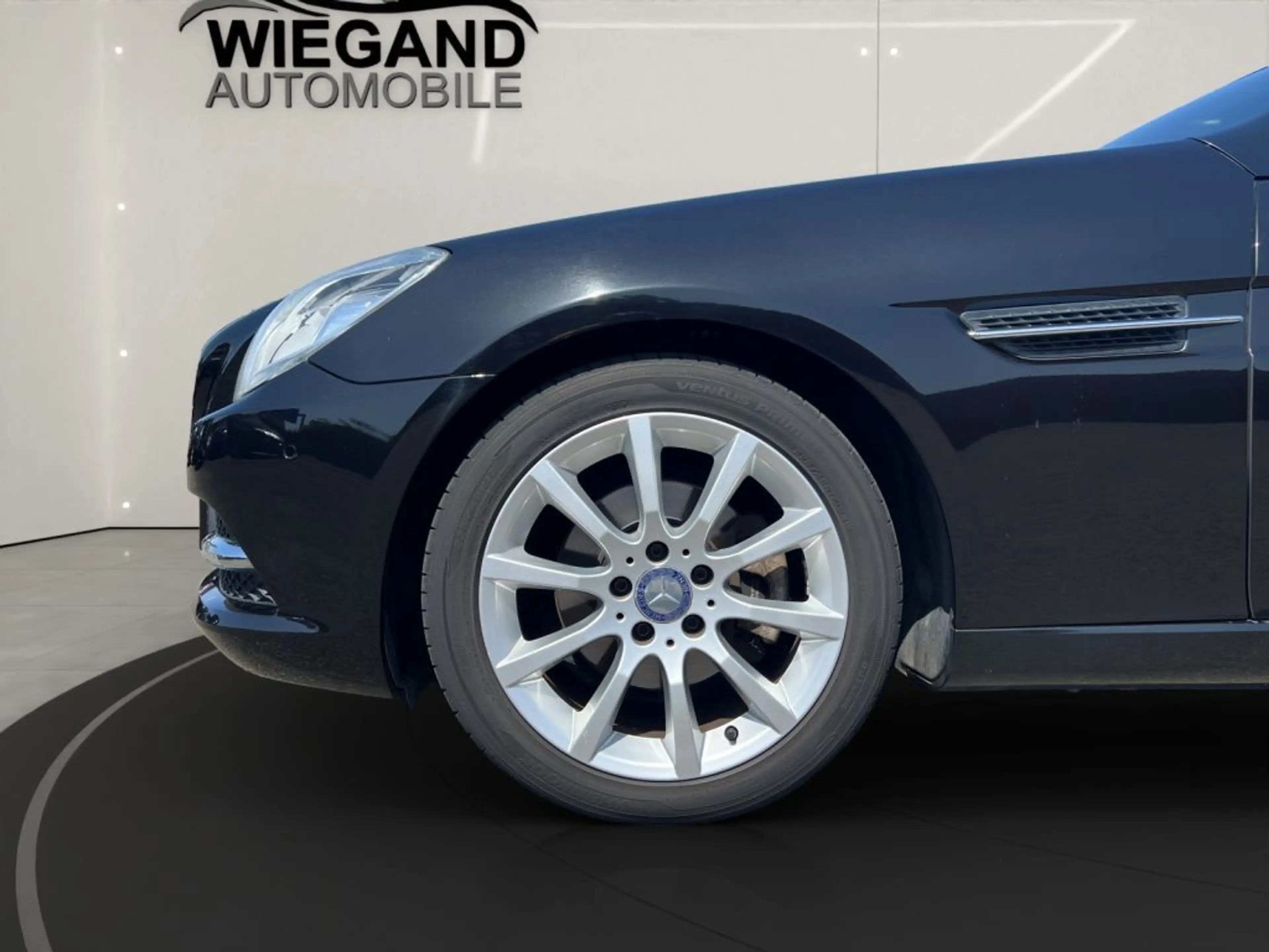 Mercedes-Benz SLK 200 (BlueEFFICIENCY) 7G-TRONIC+LEDER+NAVI+SH — photo 17